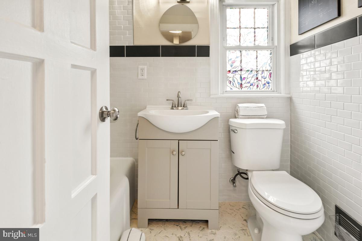 HOLLYWOOD ON THE HILL - Residential