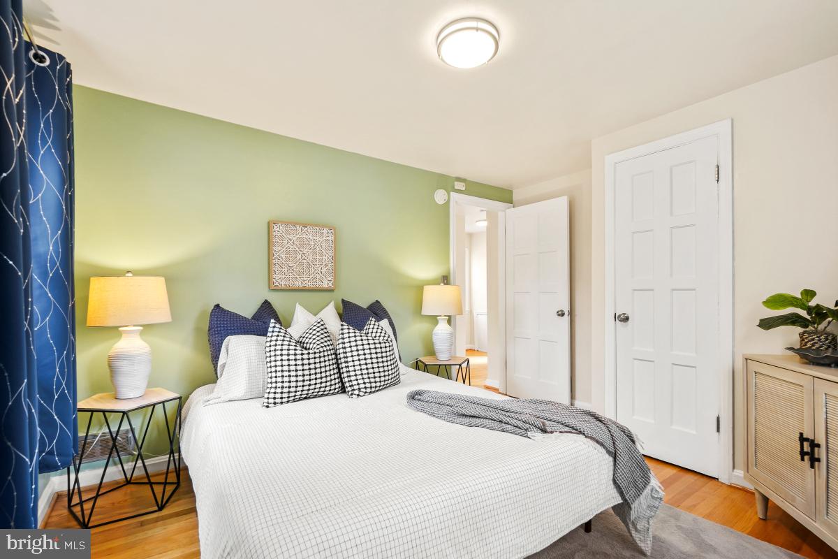 HOLLYWOOD ON THE HILL - Residential