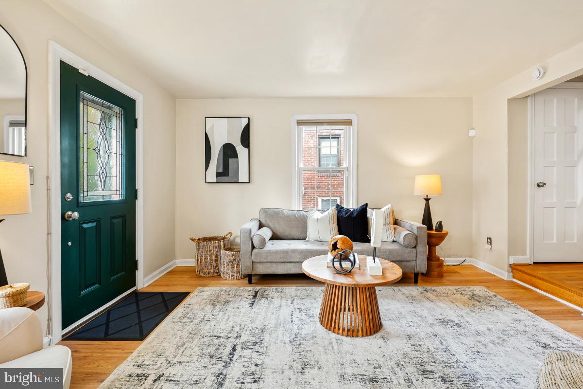 HOLLYWOOD ON THE HILL - Residential