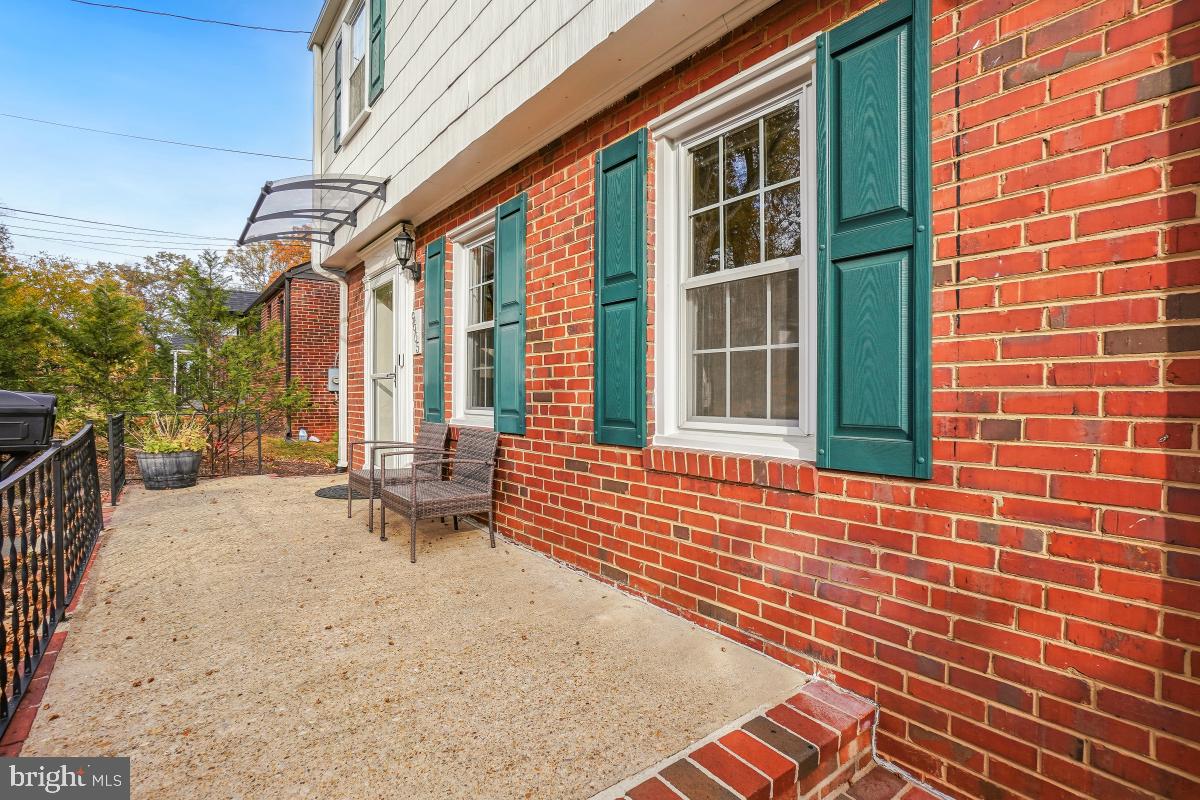 HOLLYWOOD ON THE HILL - Residential