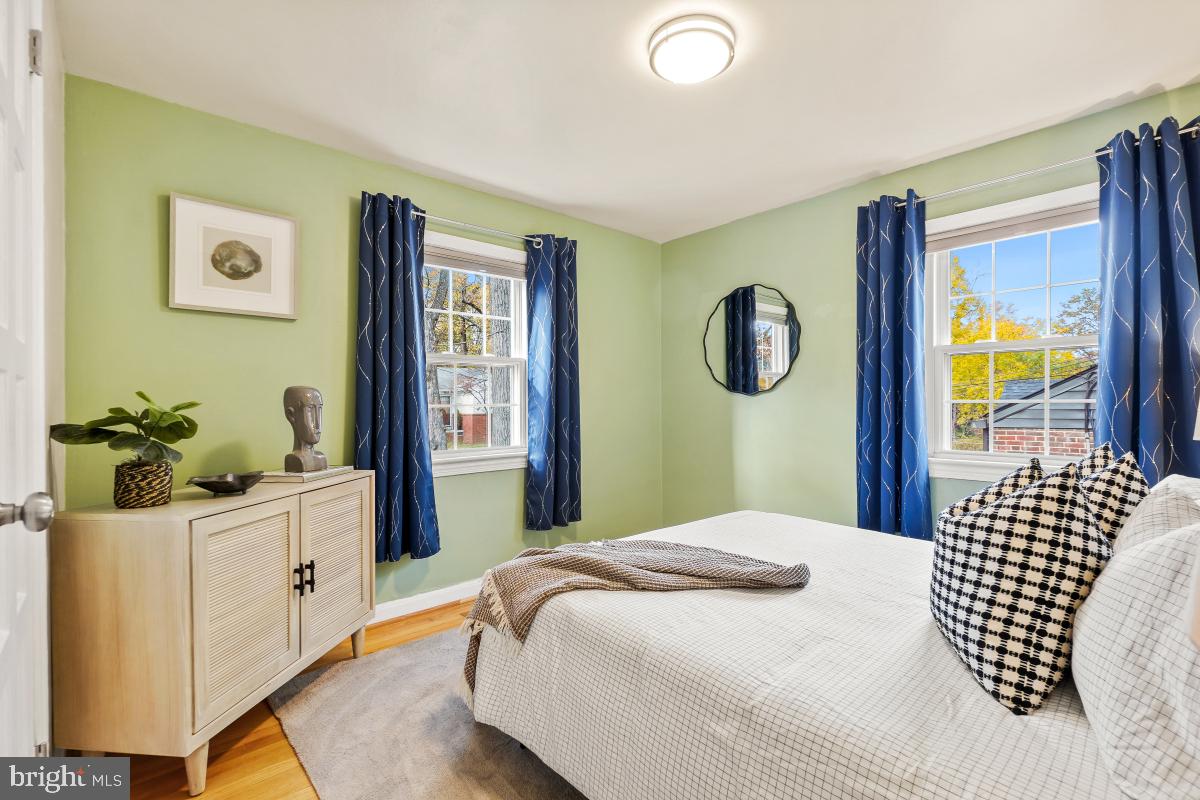 HOLLYWOOD ON THE HILL - Residential