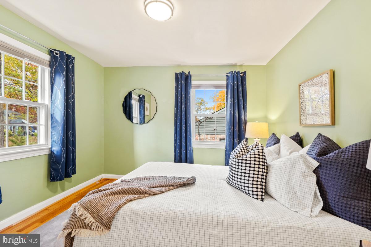 HOLLYWOOD ON THE HILL - Residential