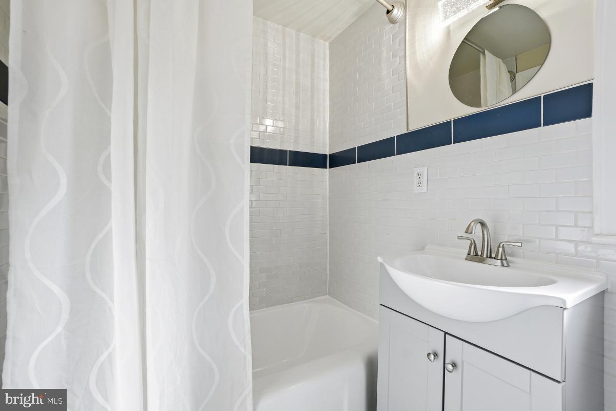 HOLLYWOOD ON THE HILL - Residential