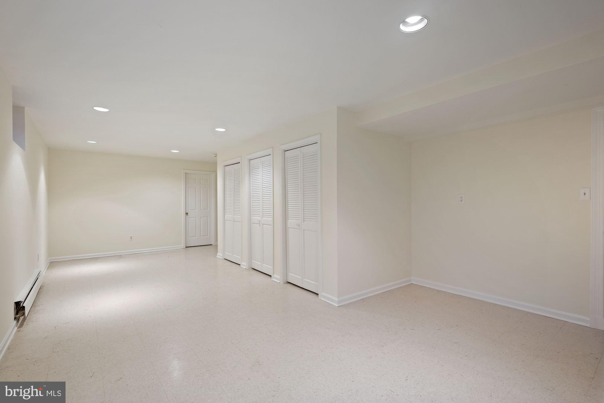 BANNOCKBURN ESTATES - Residential