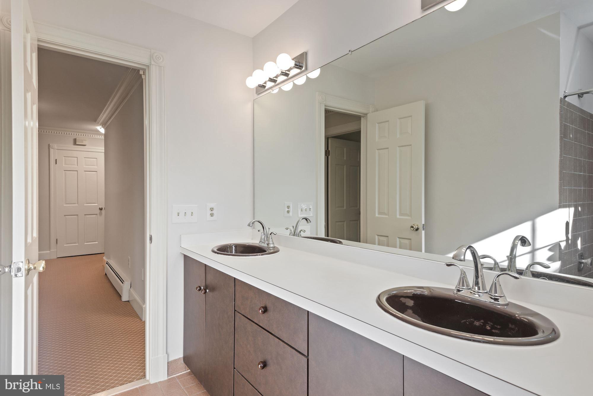 BANNOCKBURN ESTATES - Residential