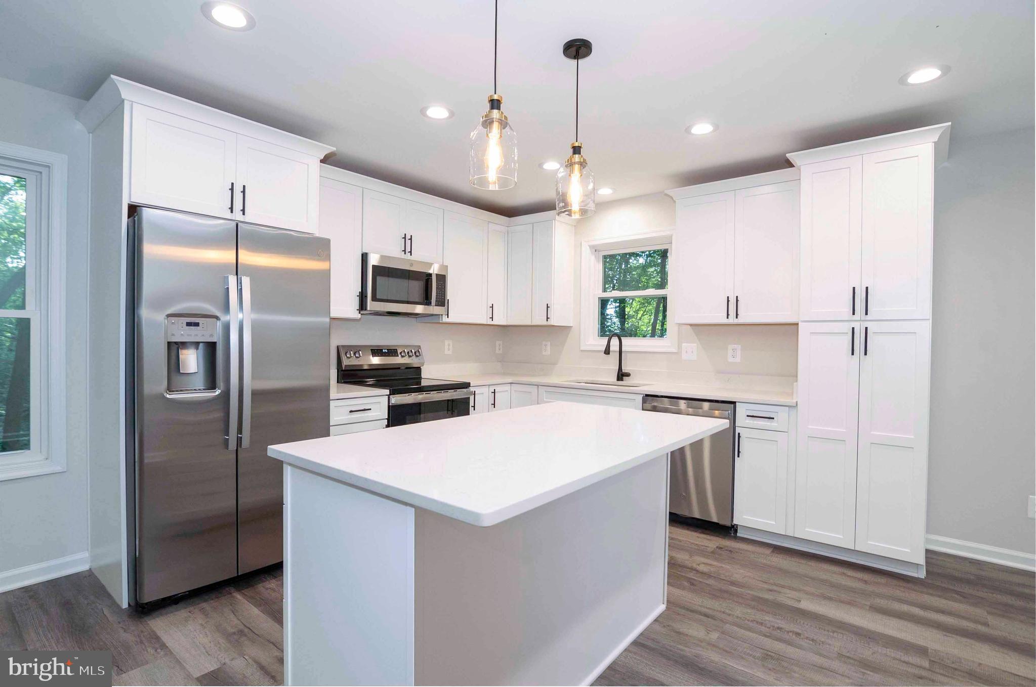 BLUE MOUNTAIN - Residential