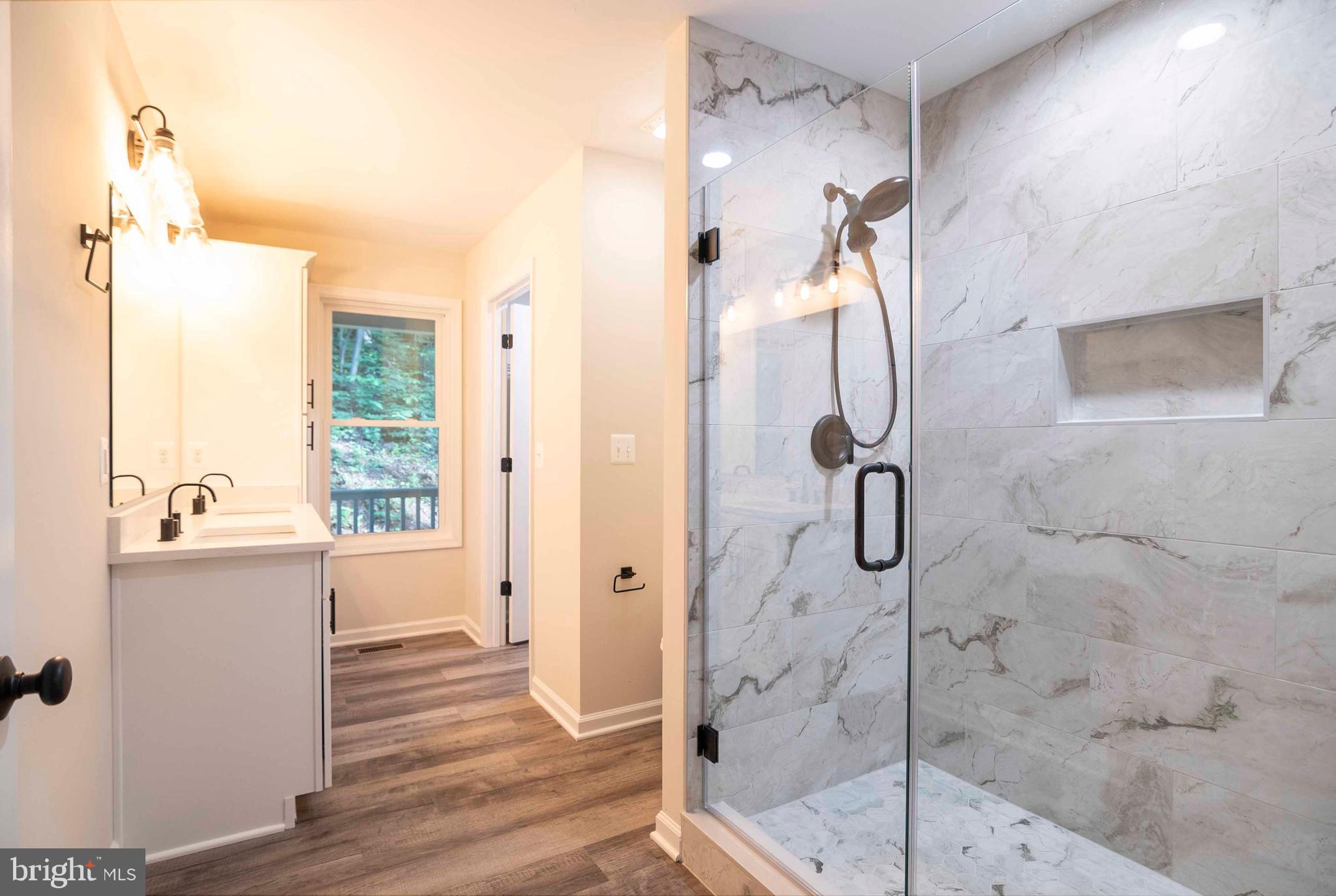 BLUE MOUNTAIN - Residential