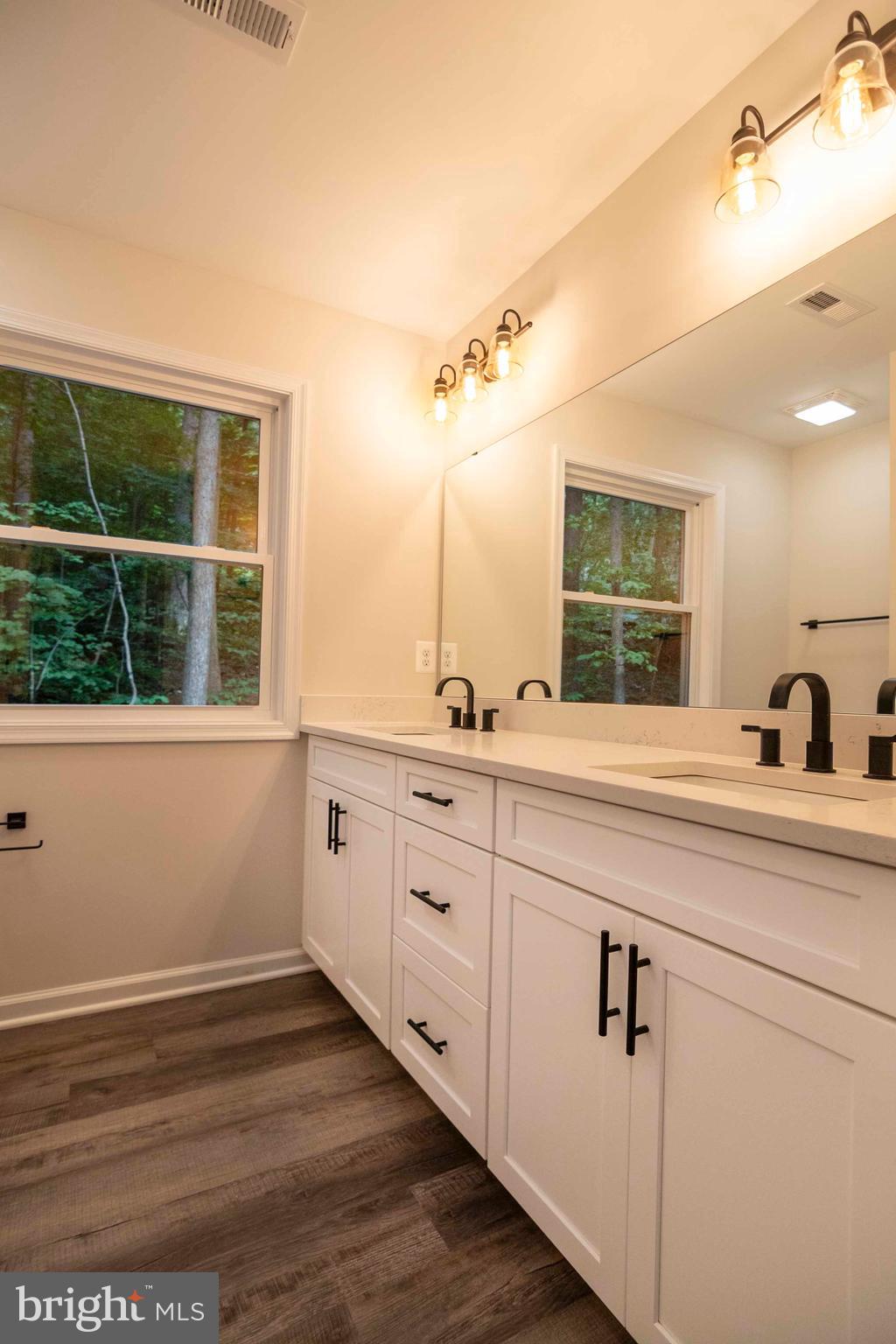 BLUE MOUNTAIN - Residential