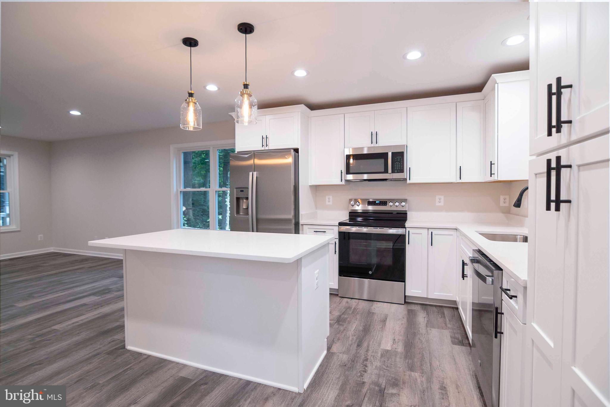 BLUE MOUNTAIN - Residential