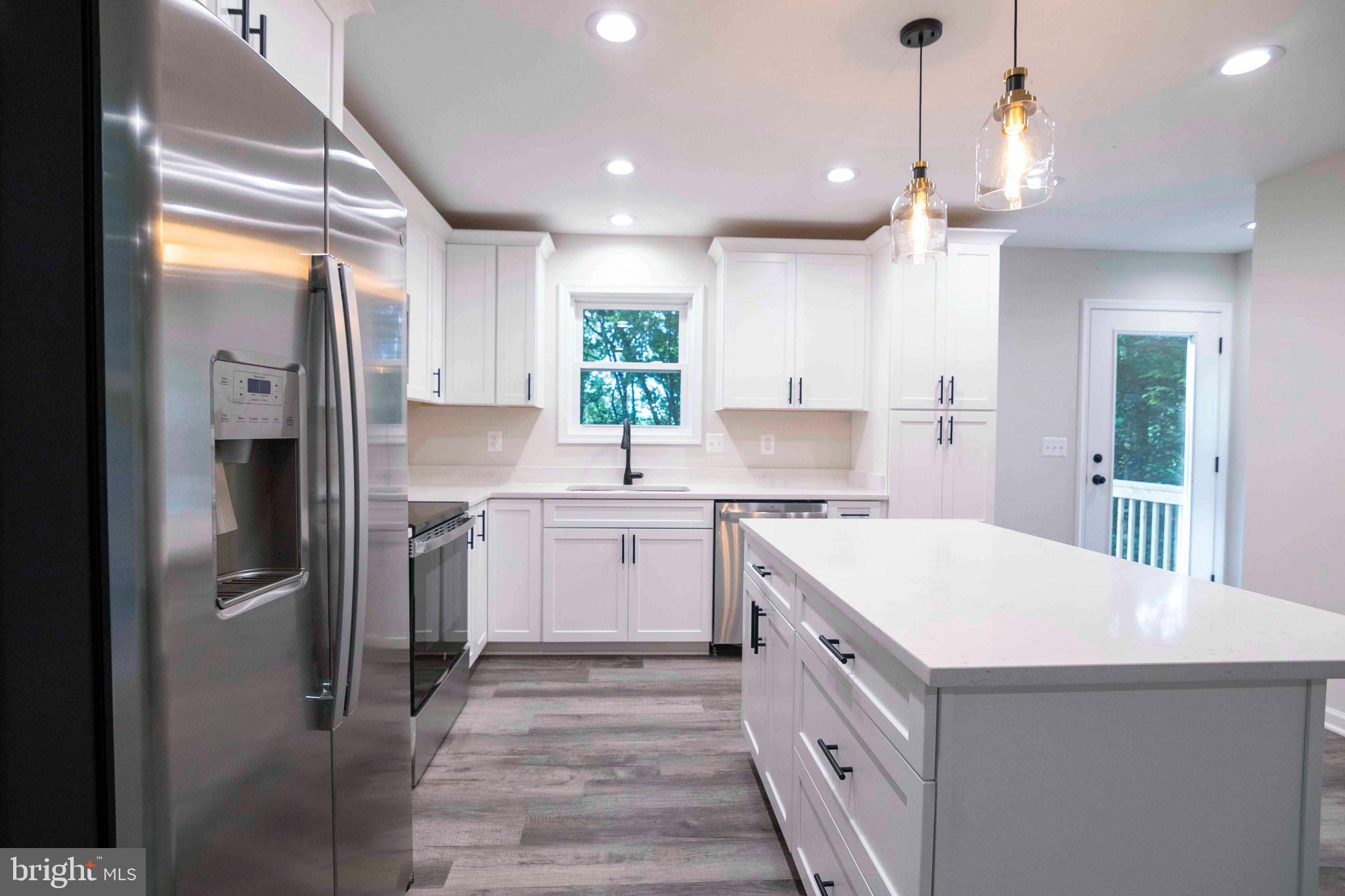 BLUE MOUNTAIN - Residential