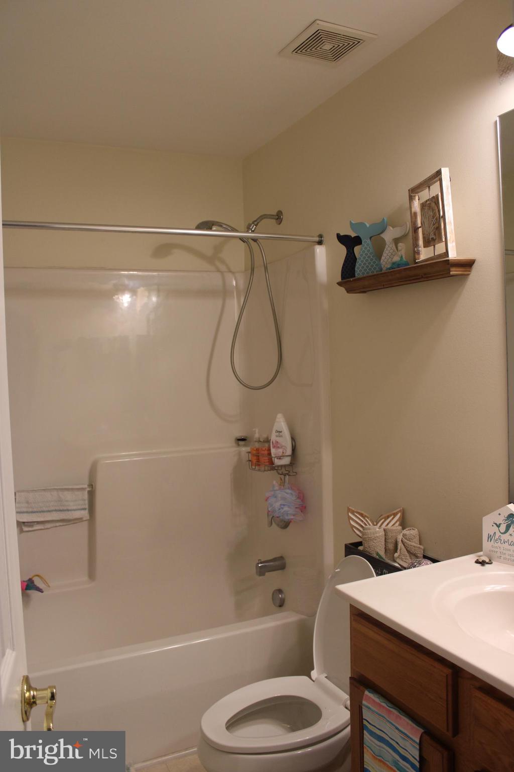 COLONIAL CROSSINGS - Residential