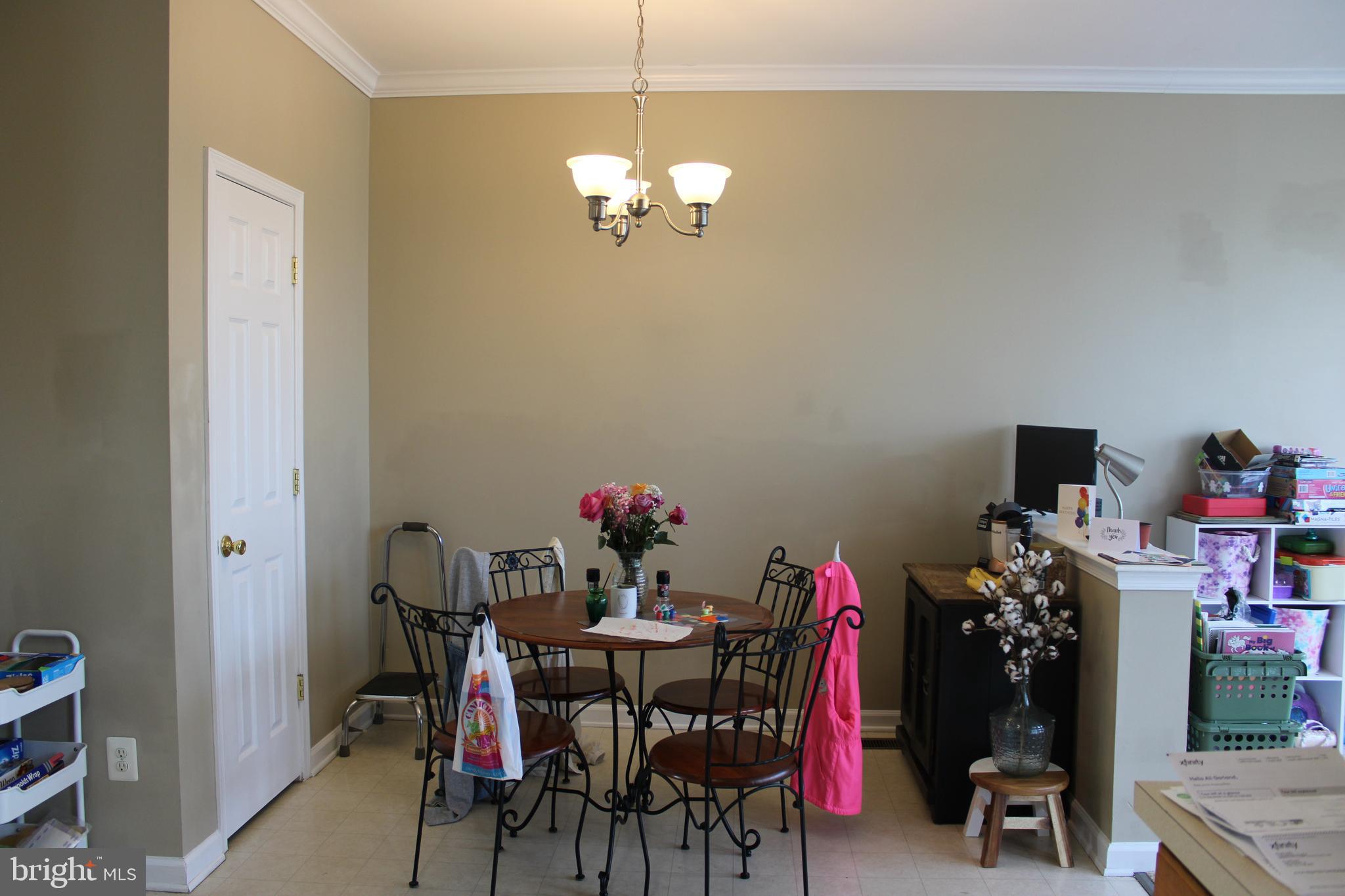 COLONIAL CROSSINGS - Residential