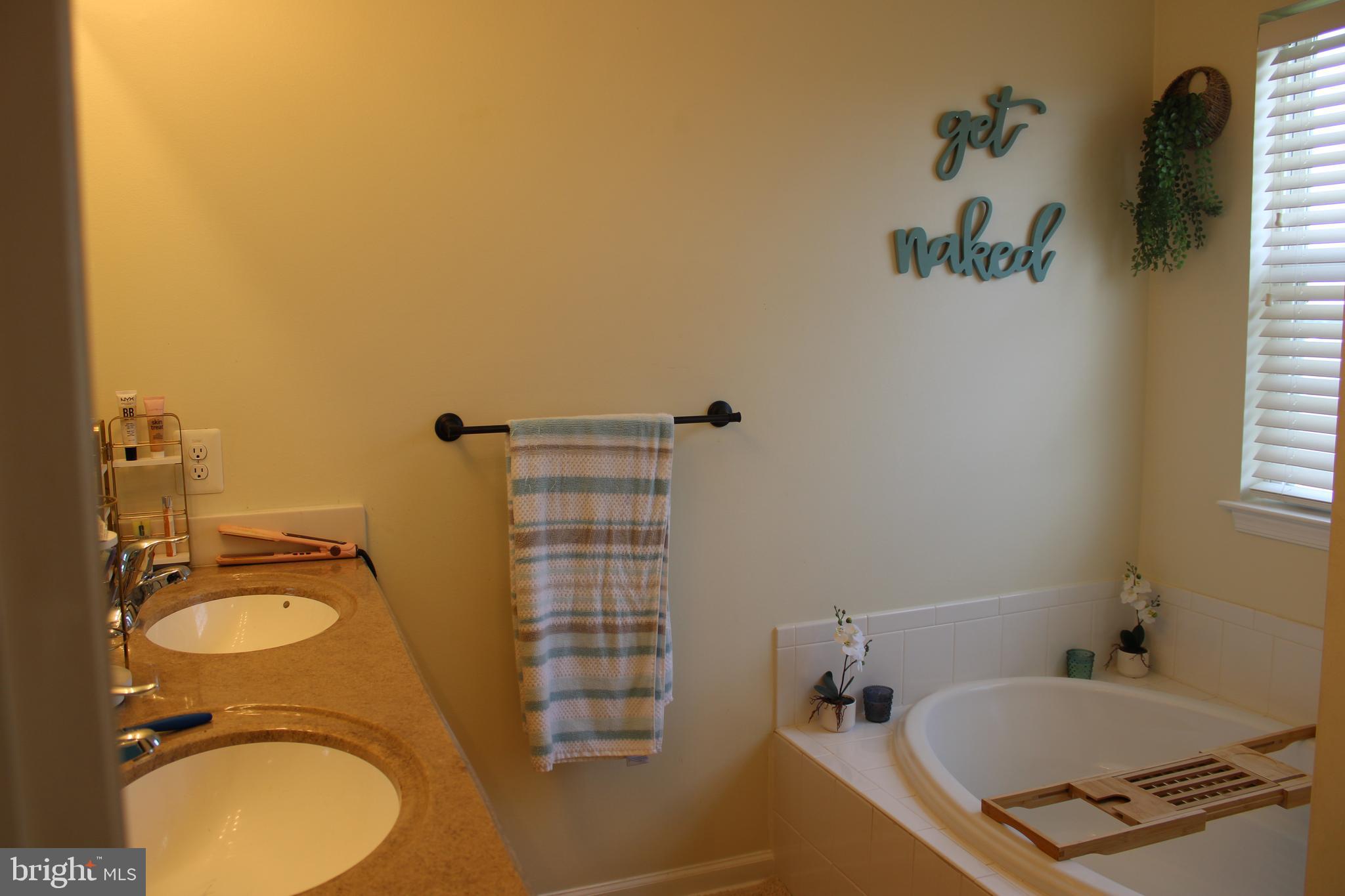 COLONIAL CROSSINGS - Residential