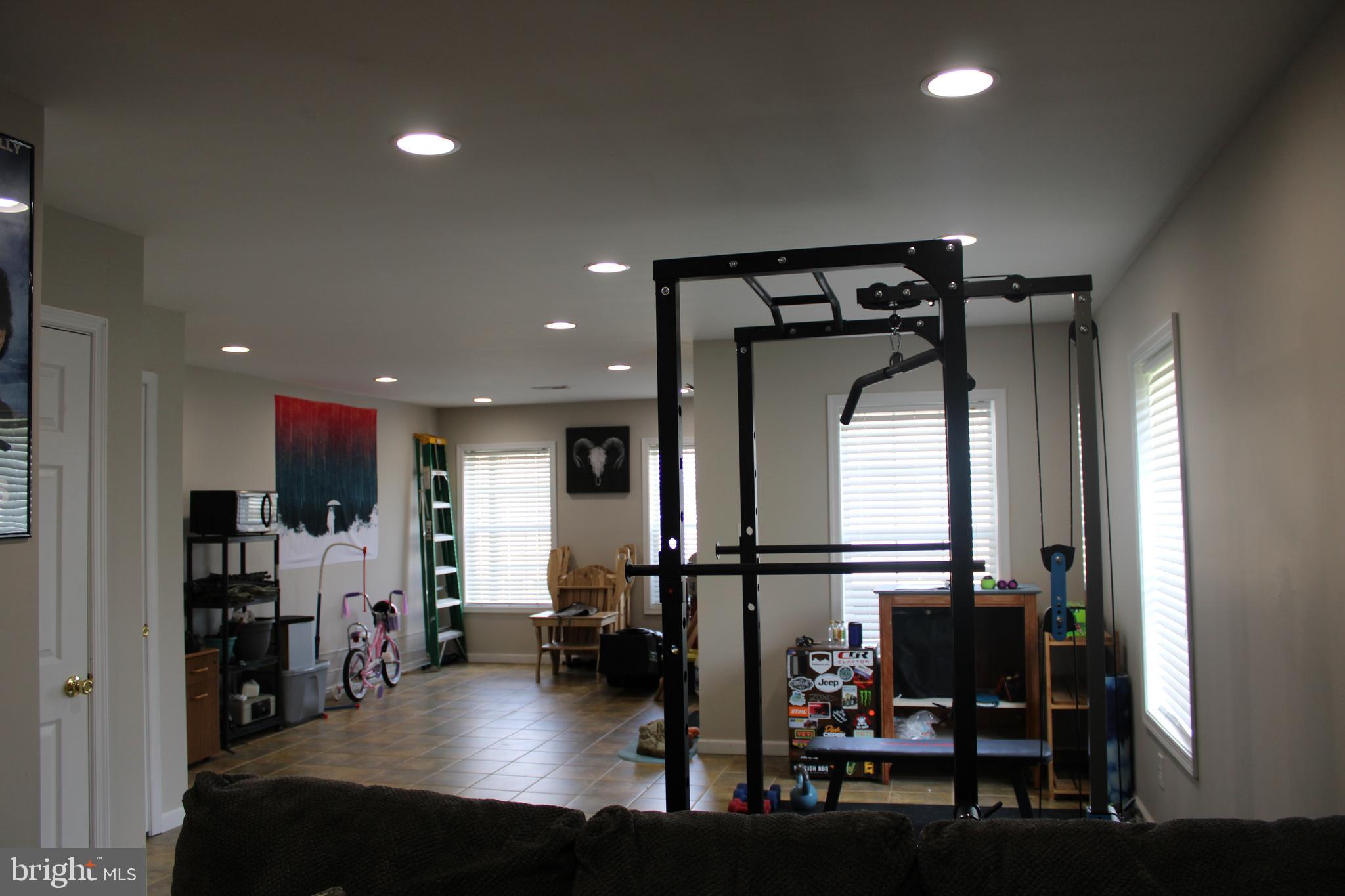 COLONIAL CROSSINGS - Residential