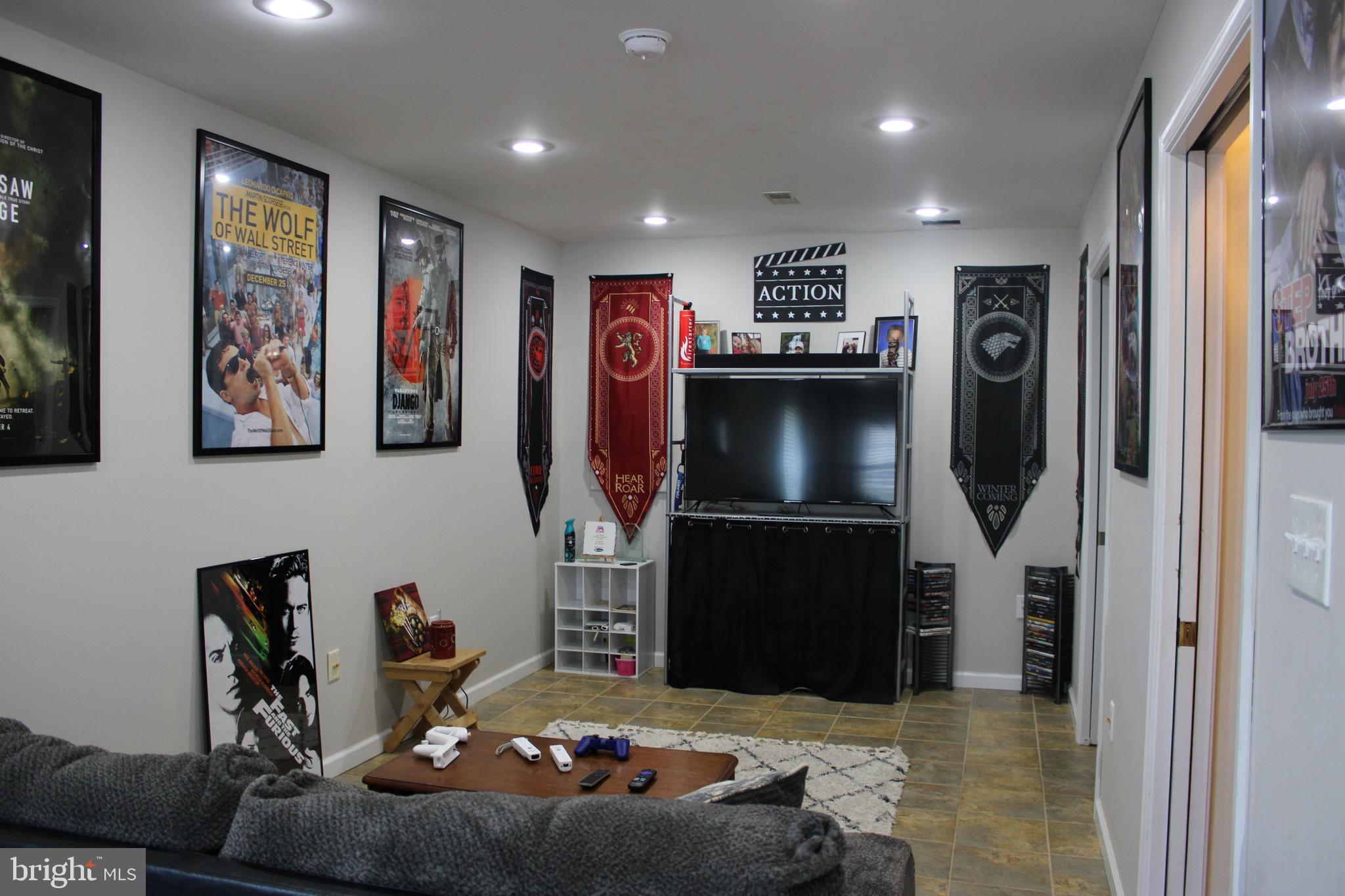 COLONIAL CROSSINGS - Residential