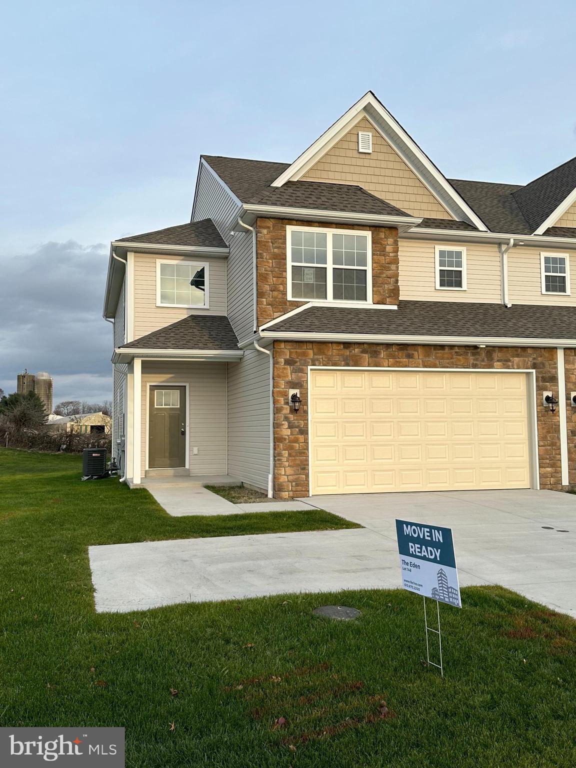 MCINTOSH FARMS - Residential