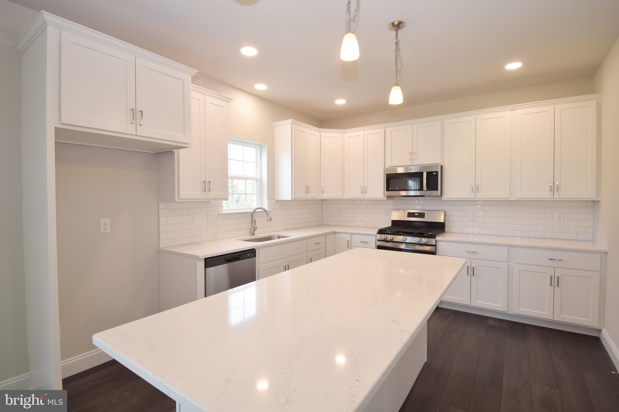 MCINTOSH FARMS - Residential