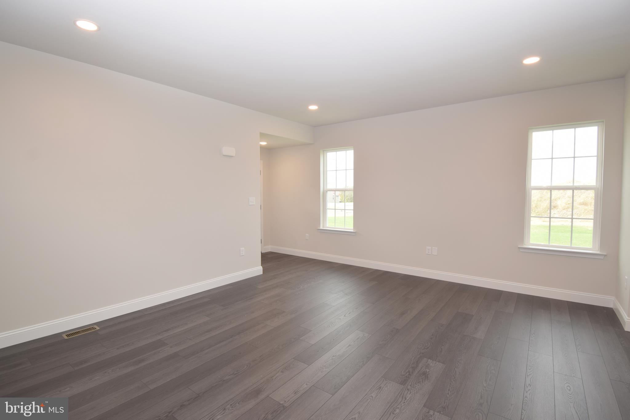 MCINTOSH FARMS - Residential