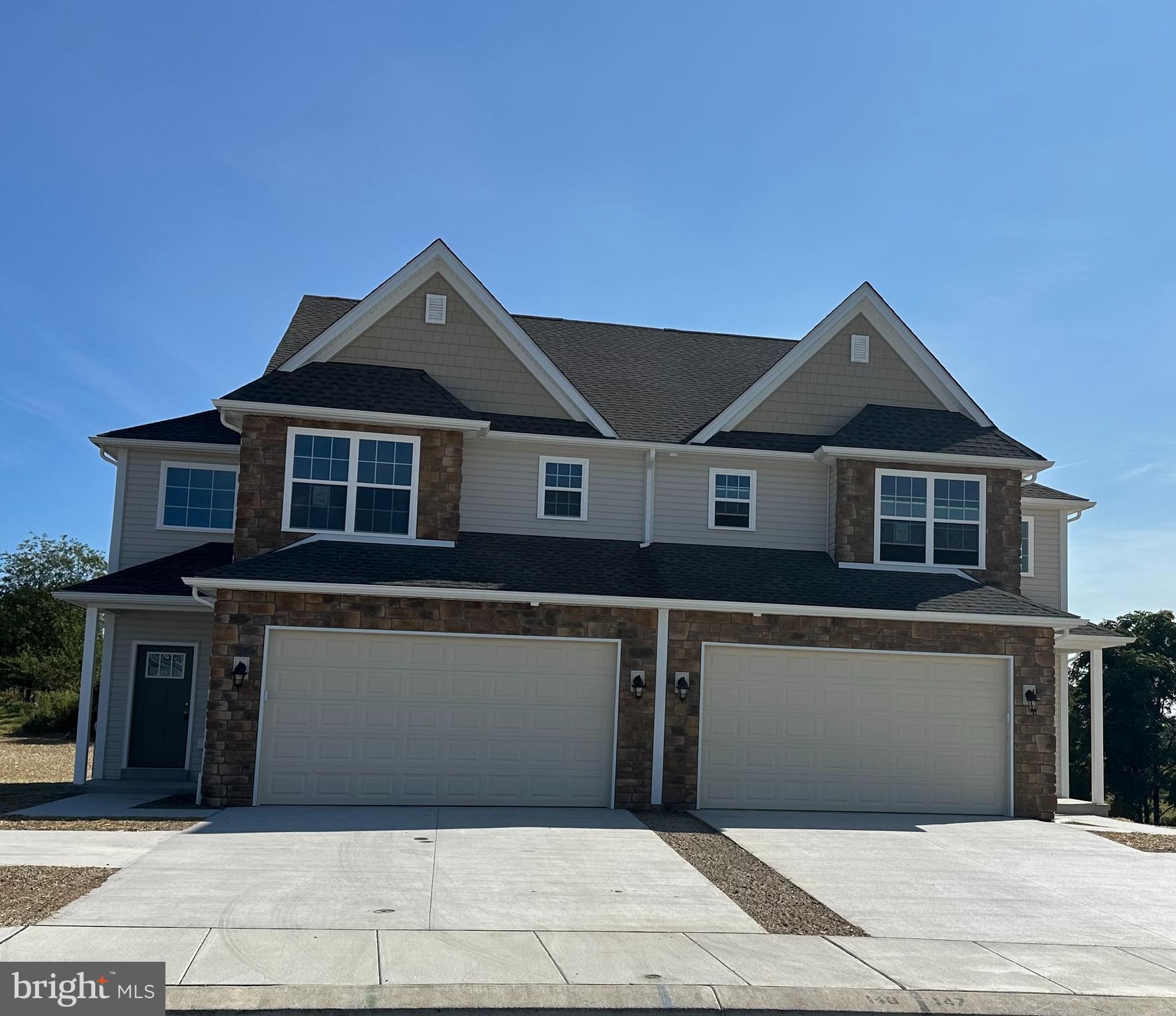 MCINTOSH FARMS - Residential