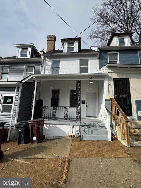 Townhouse For Sale - 517 Delamore Place<br/> WILMINGTON, DE 19805