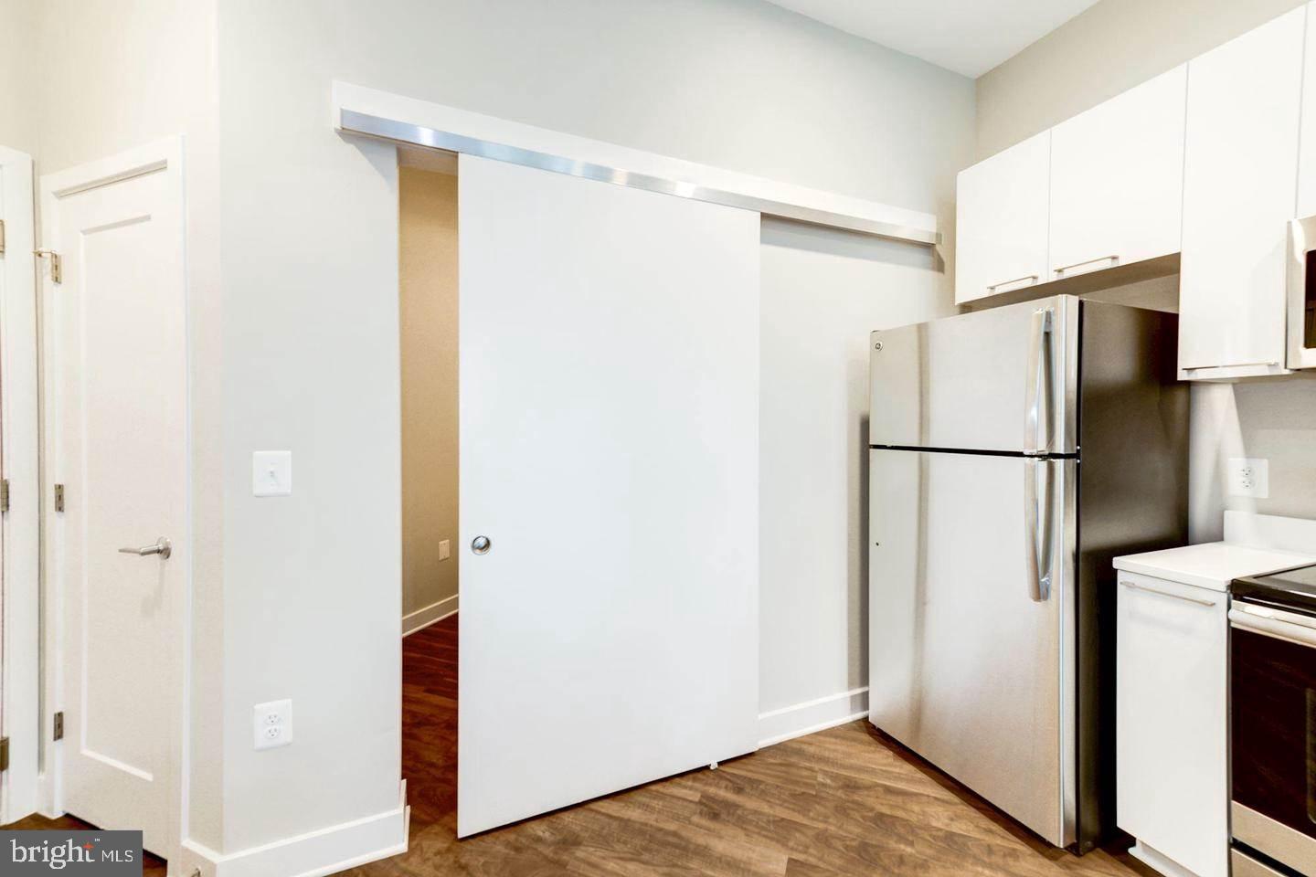 TRAFALGAR FLATS - Residential Lease