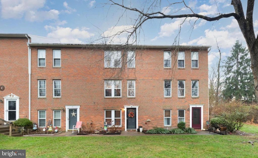 Photo of 34 Fairfax Village, HARRISBURG, PA 17112 (MLS # PADA2050888)