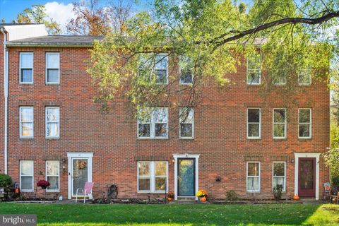 34 FAIRFAX VILLAGE HARRISBURG PA 17112