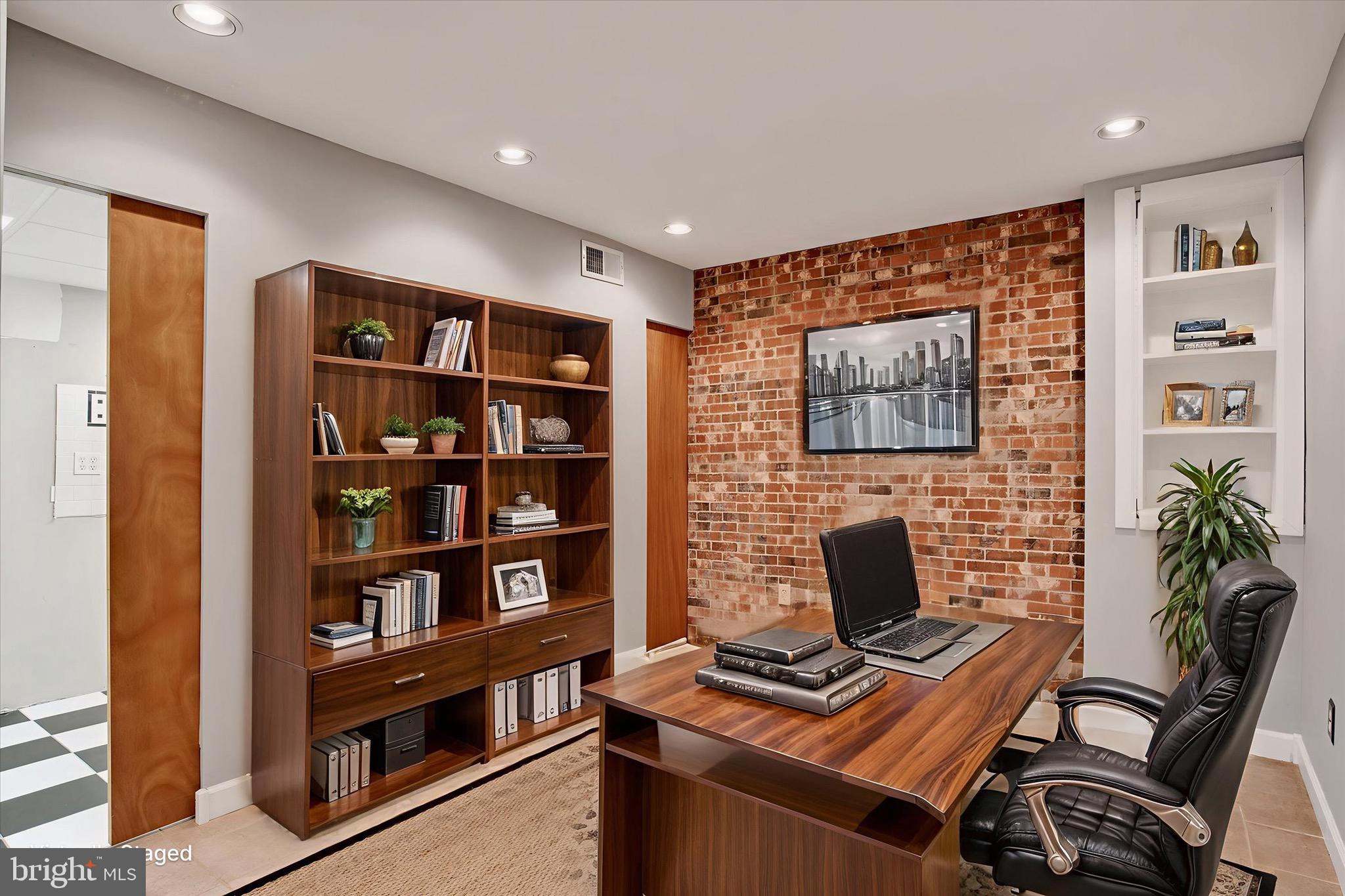 34 FAIRFAX VILLAGE