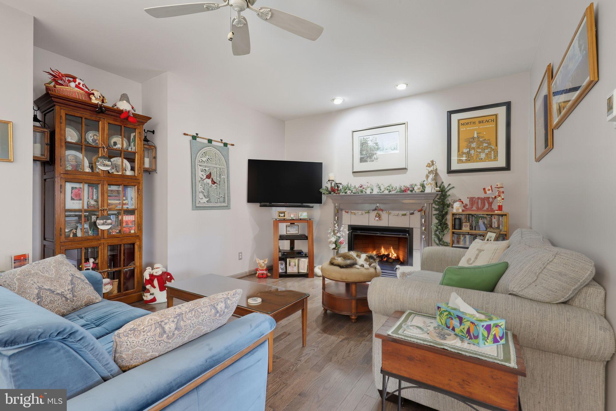 PEMBERTON PONDS - Residential