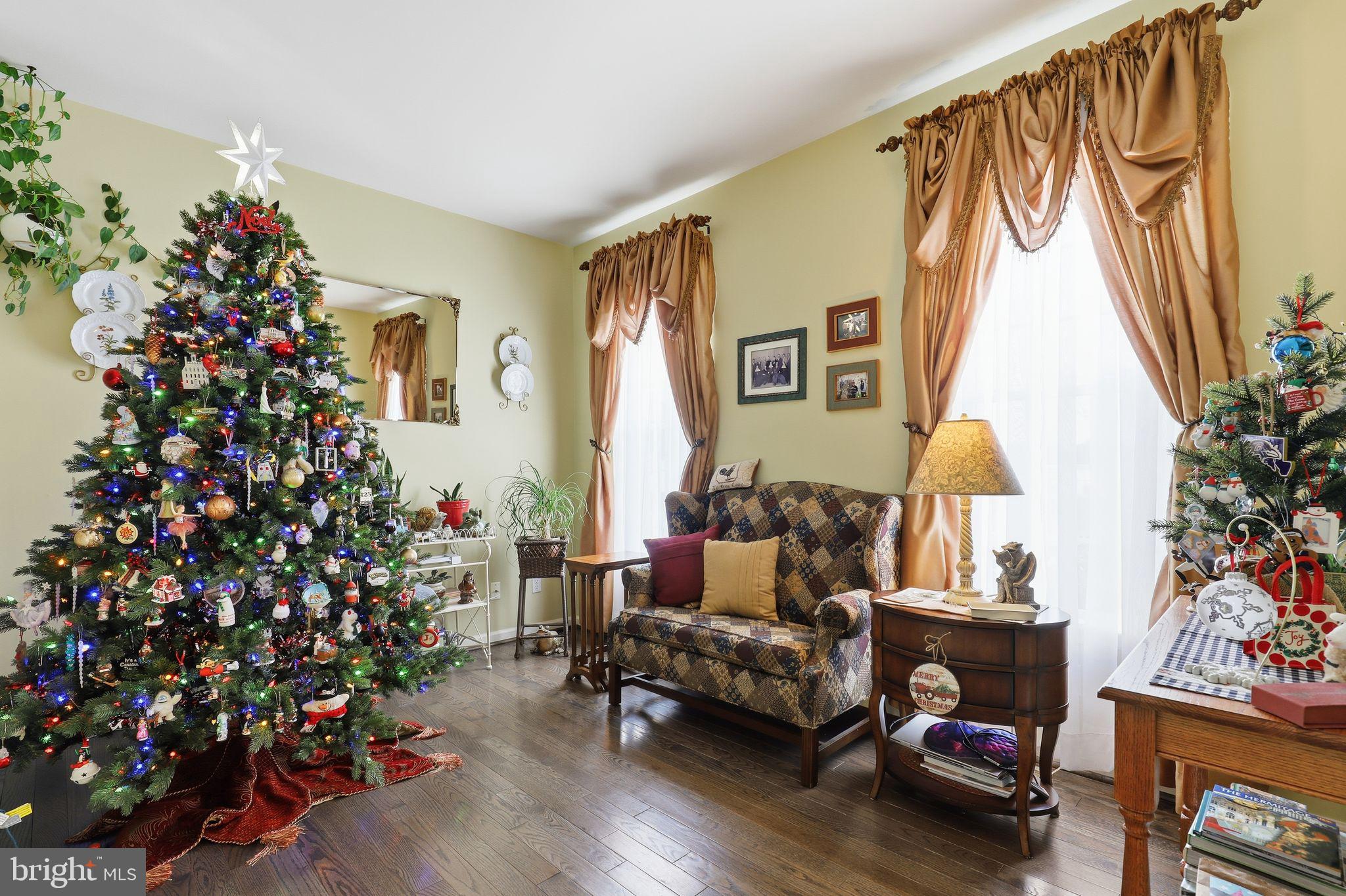 PEMBERTON PONDS - Residential