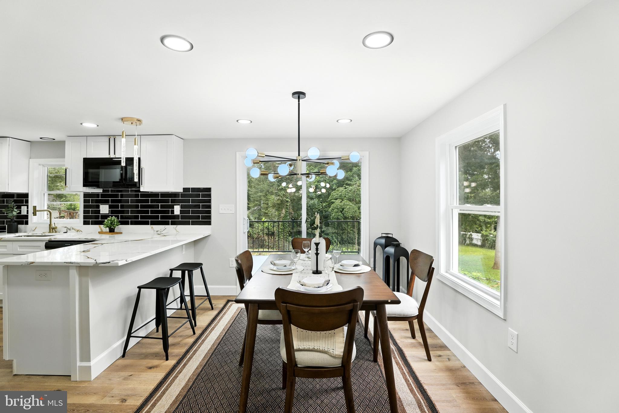 SUNRISE BEACH - Residential