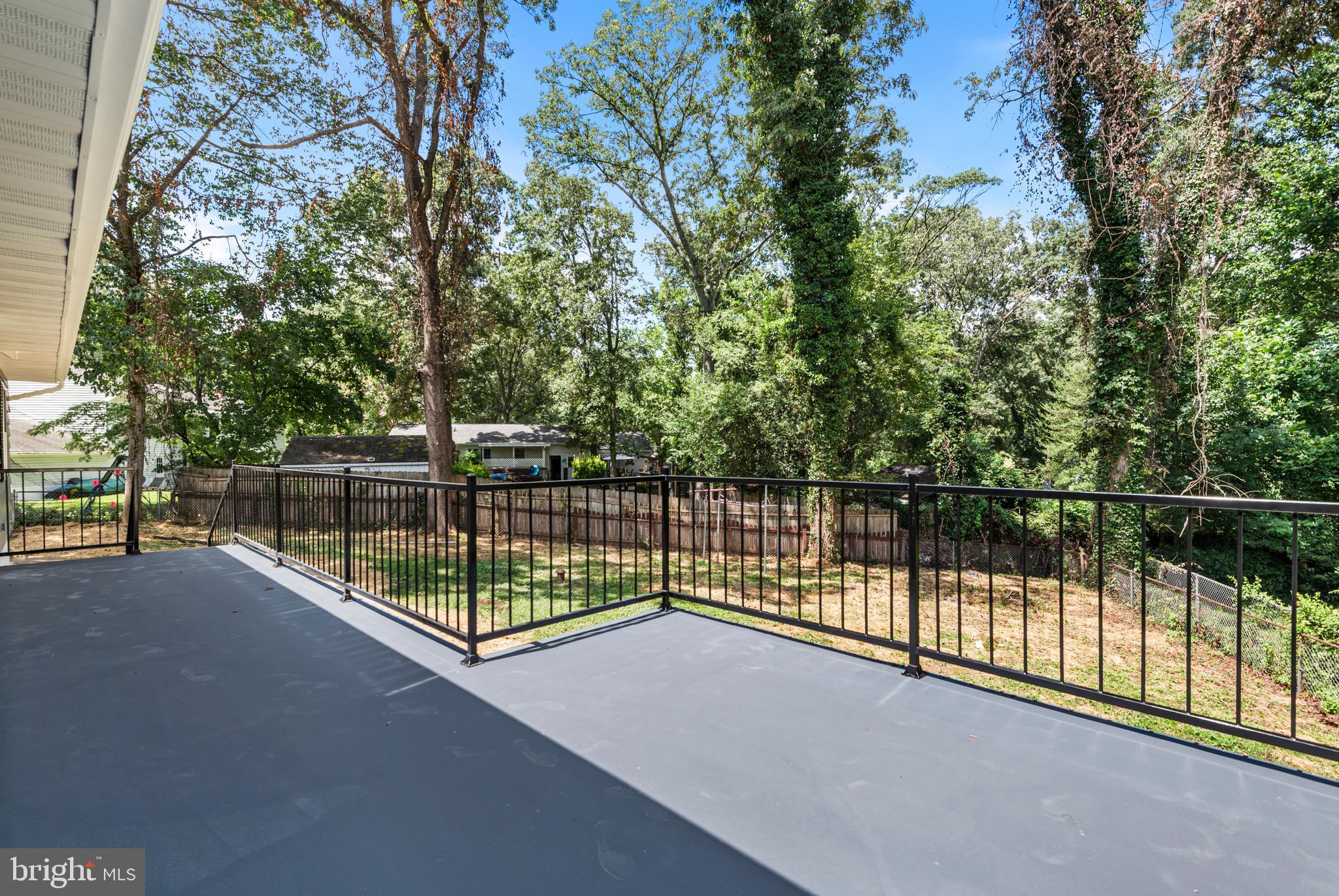 SUNRISE BEACH - Residential