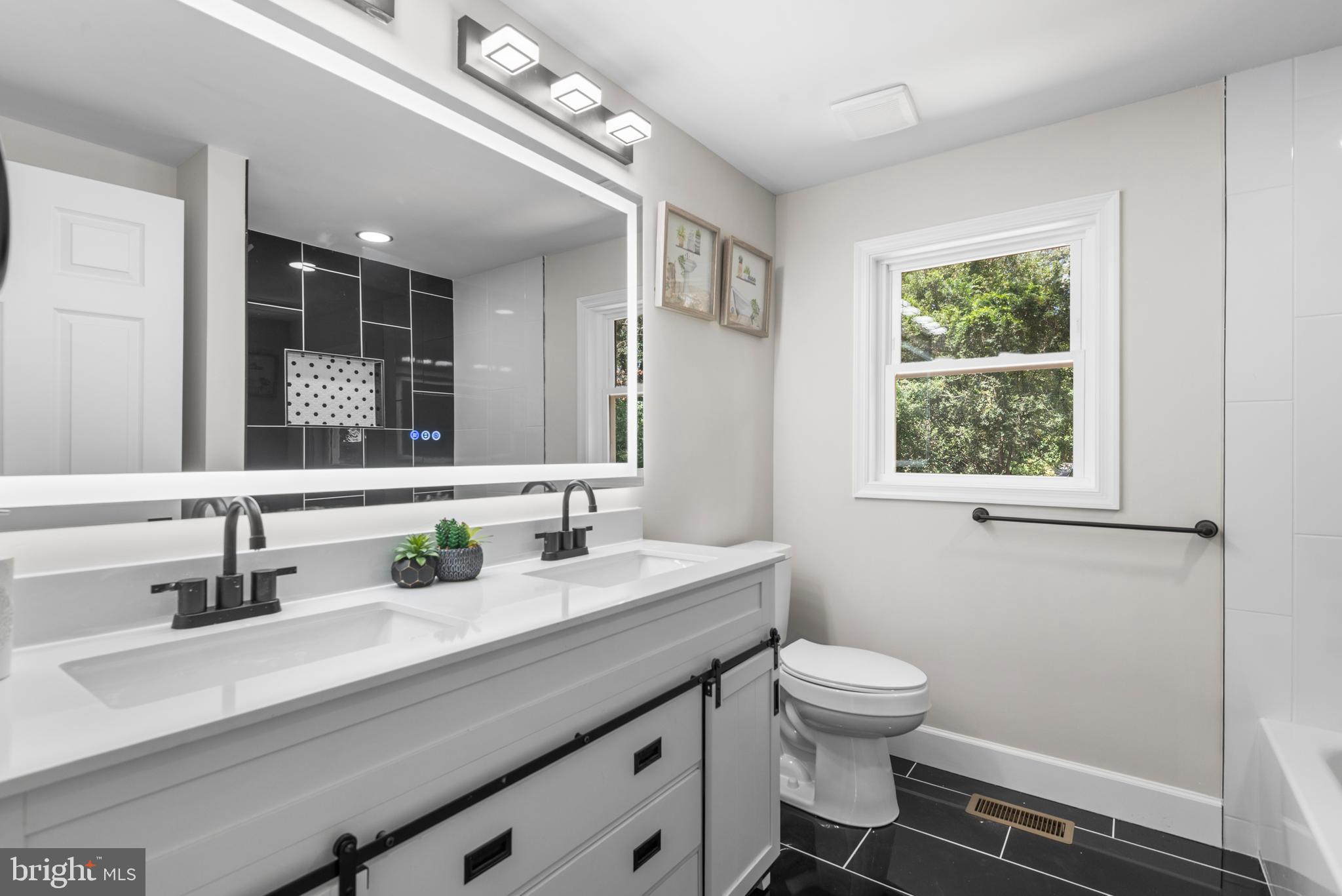 SUNRISE BEACH - Residential