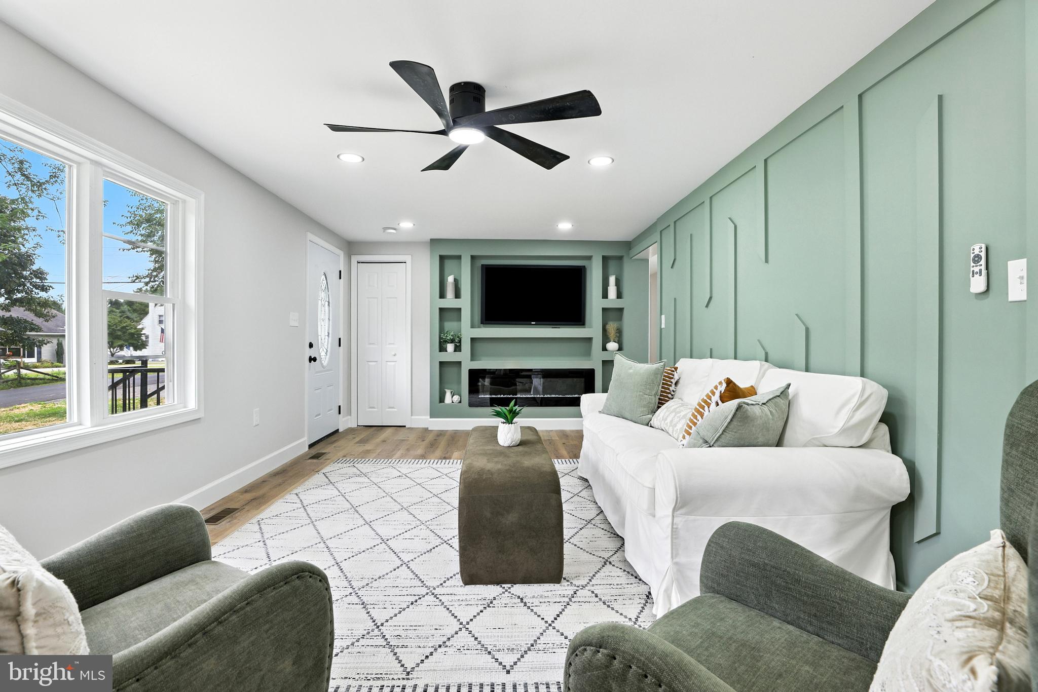 SUNRISE BEACH - Residential