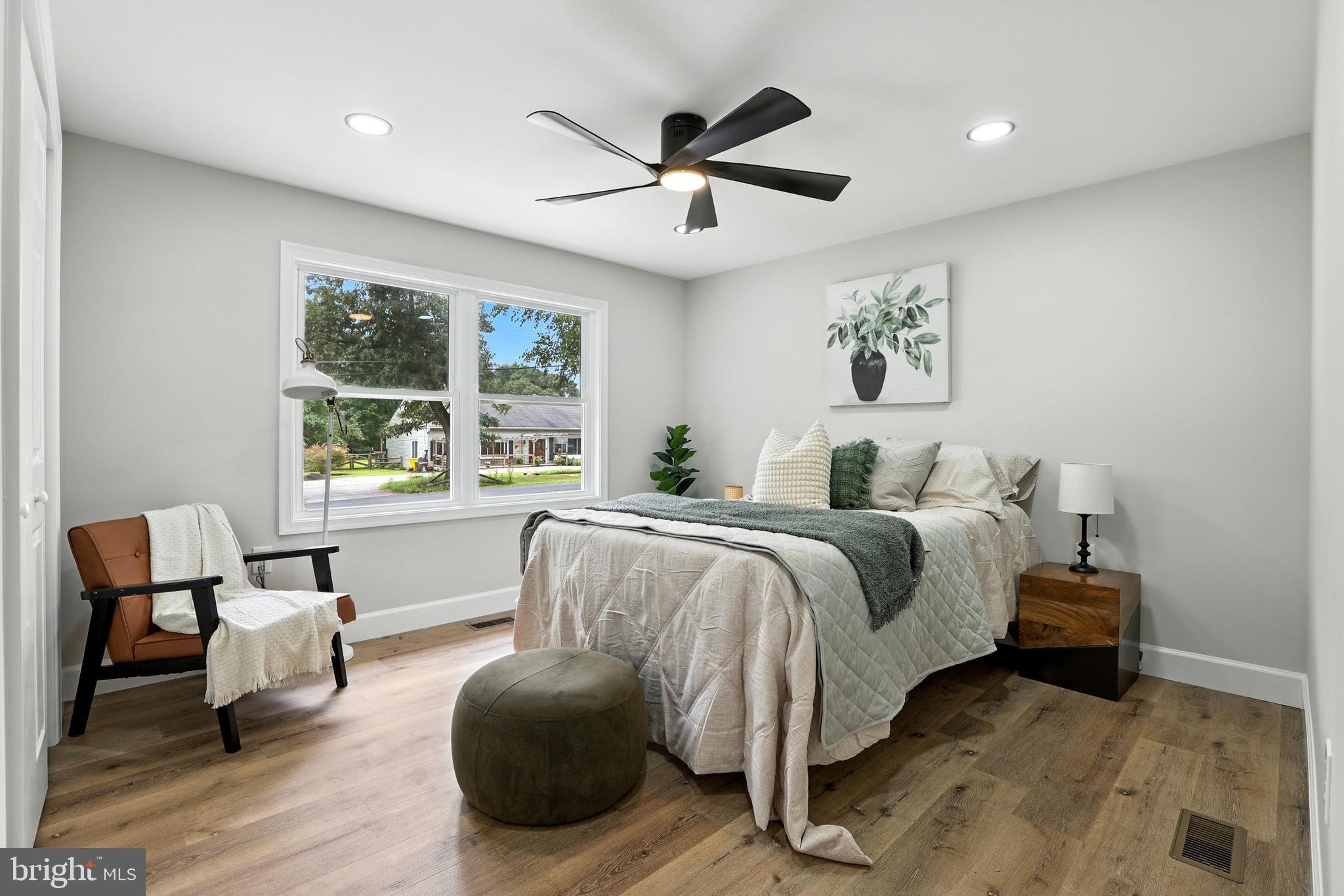 SUNRISE BEACH - Residential