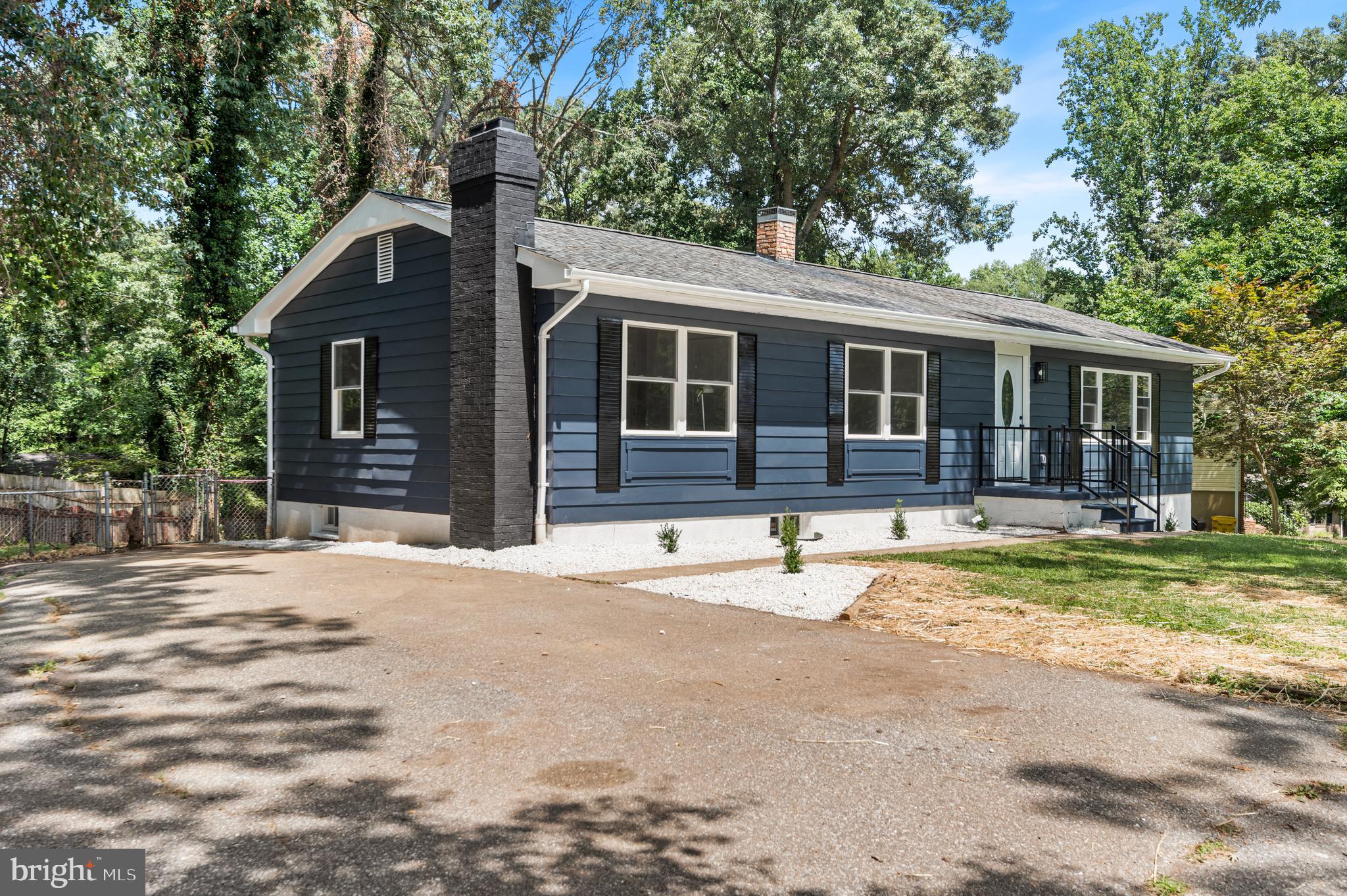 SUNRISE BEACH - Residential