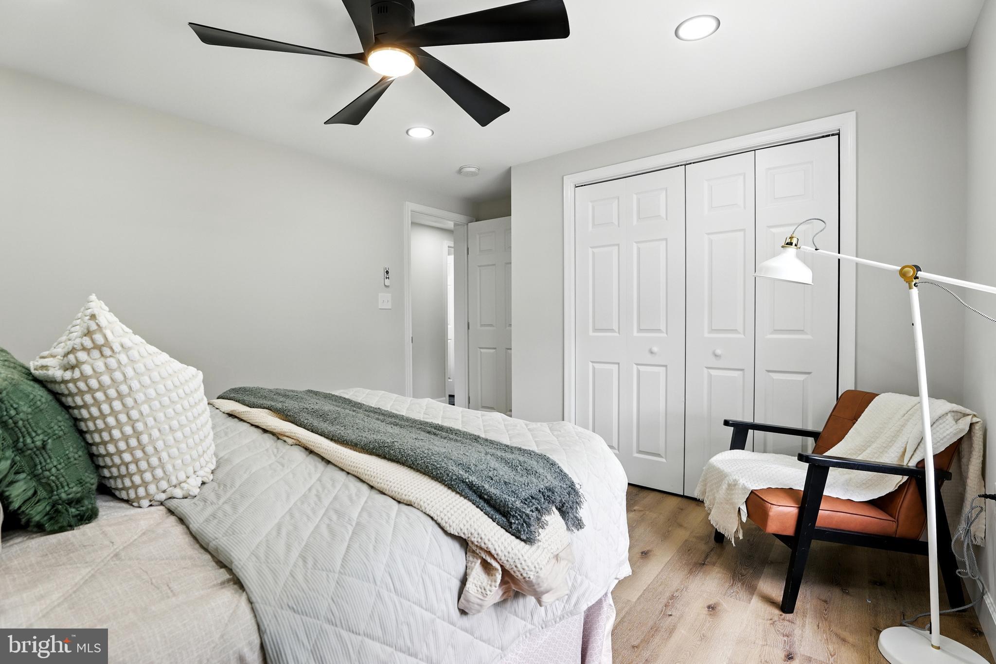 SUNRISE BEACH - Residential