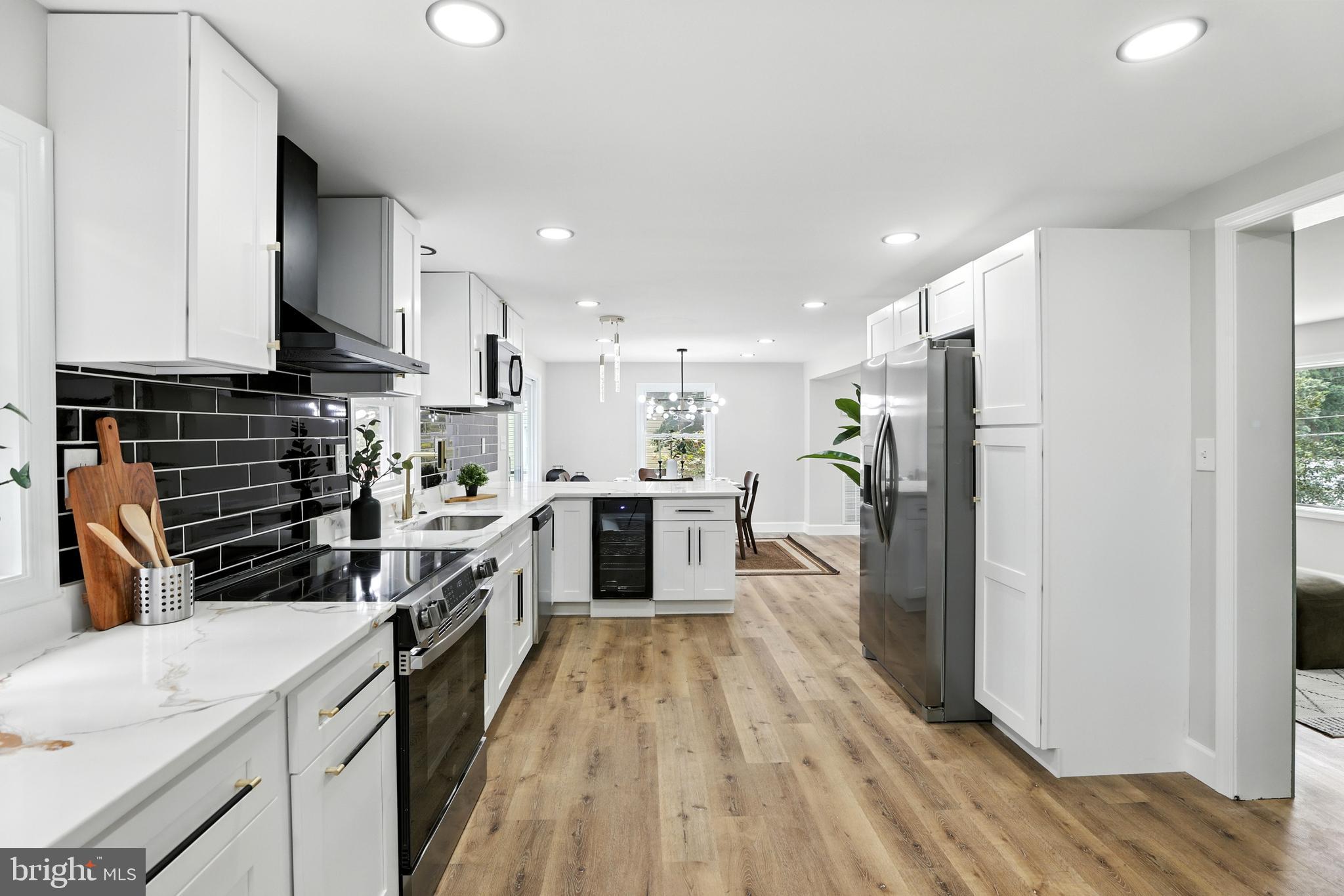 SUNRISE BEACH - Residential