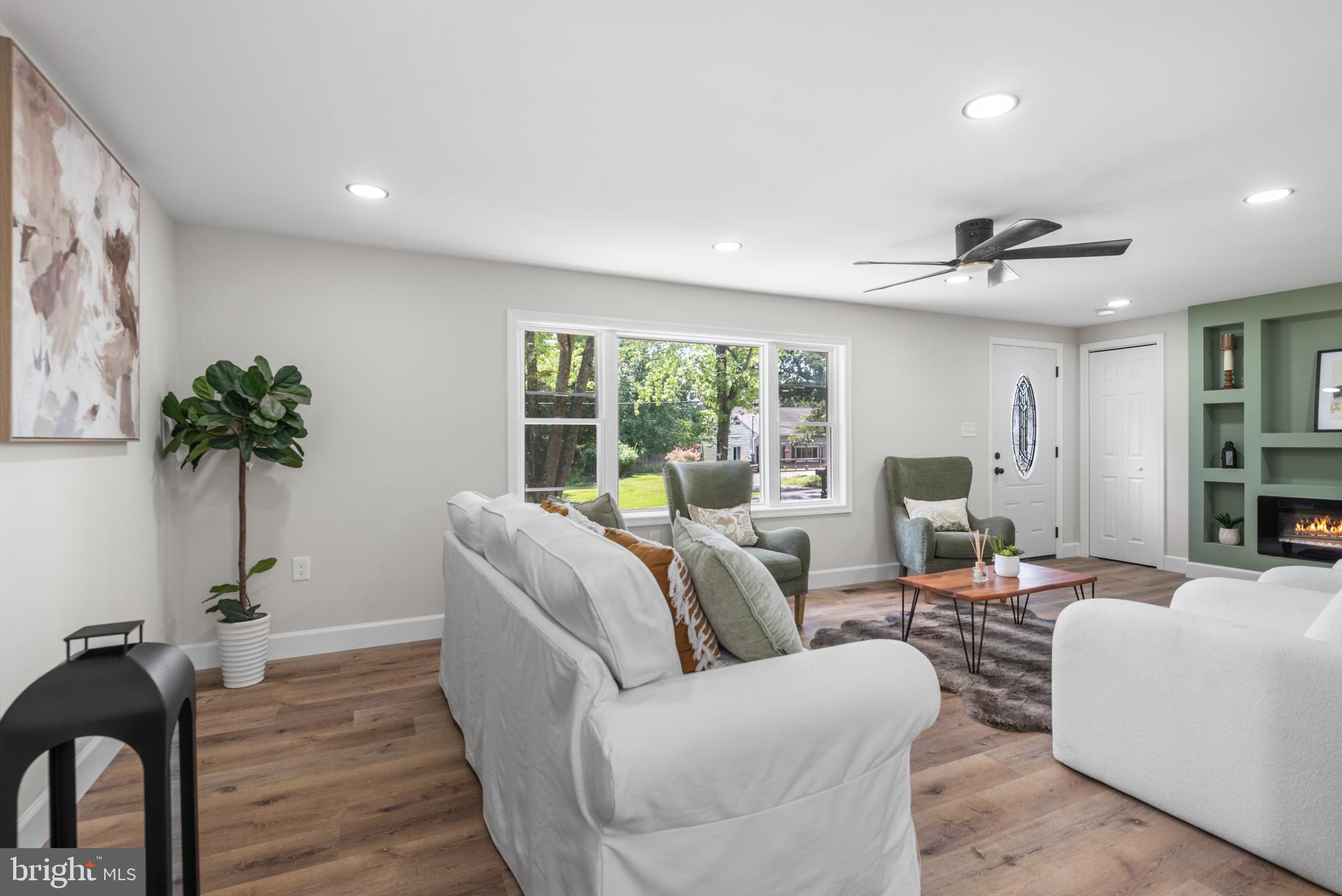 SUNRISE BEACH - Residential