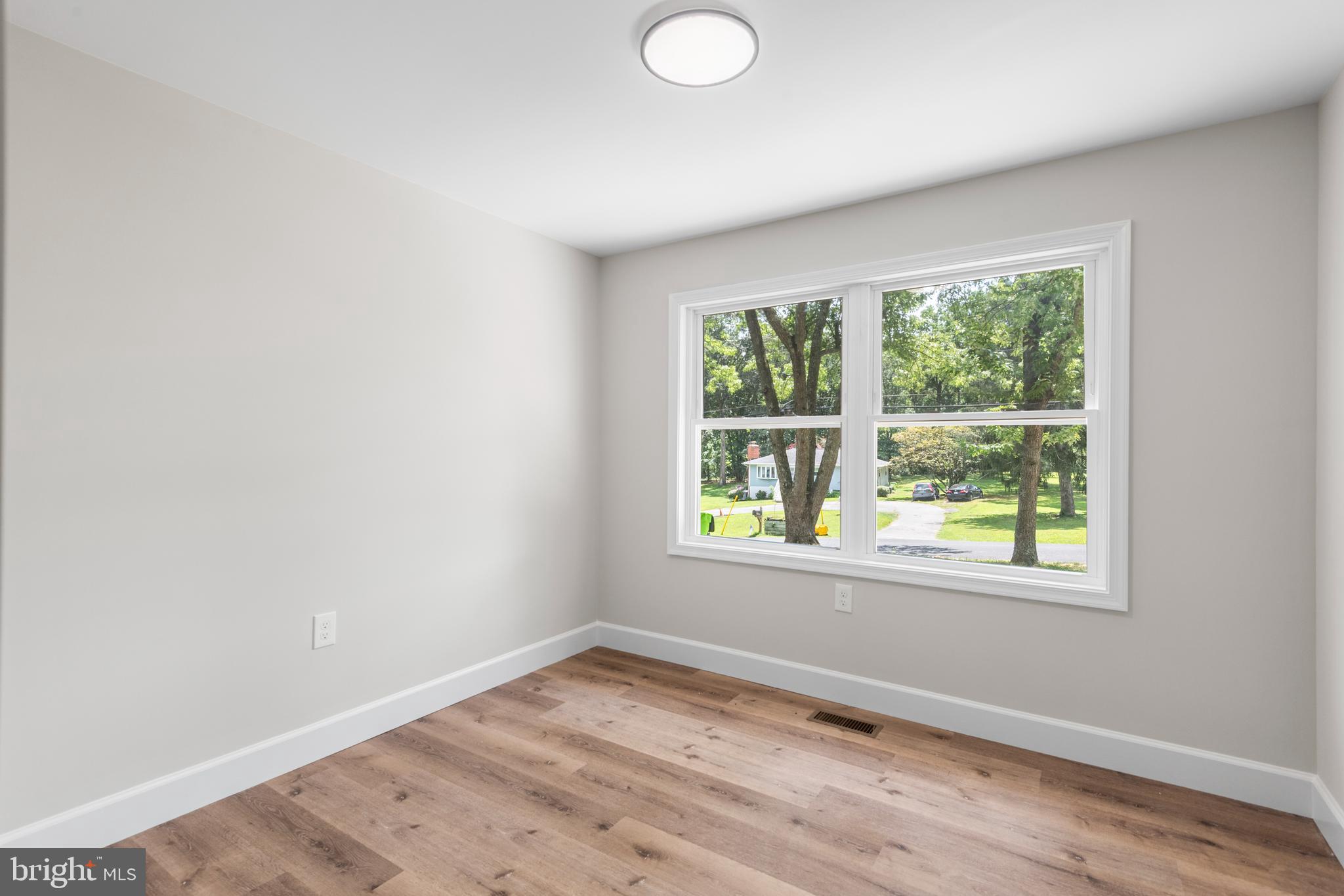 SUNRISE BEACH - Residential