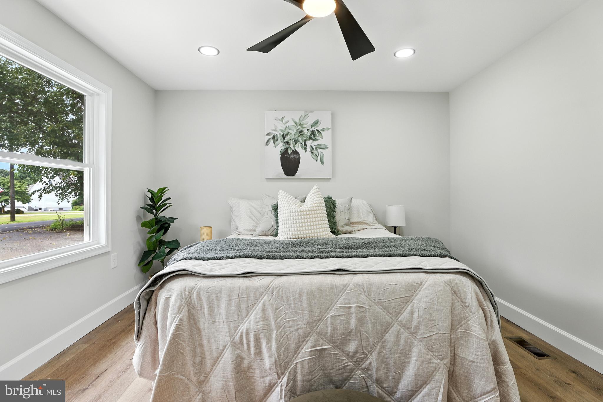 SUNRISE BEACH - Residential