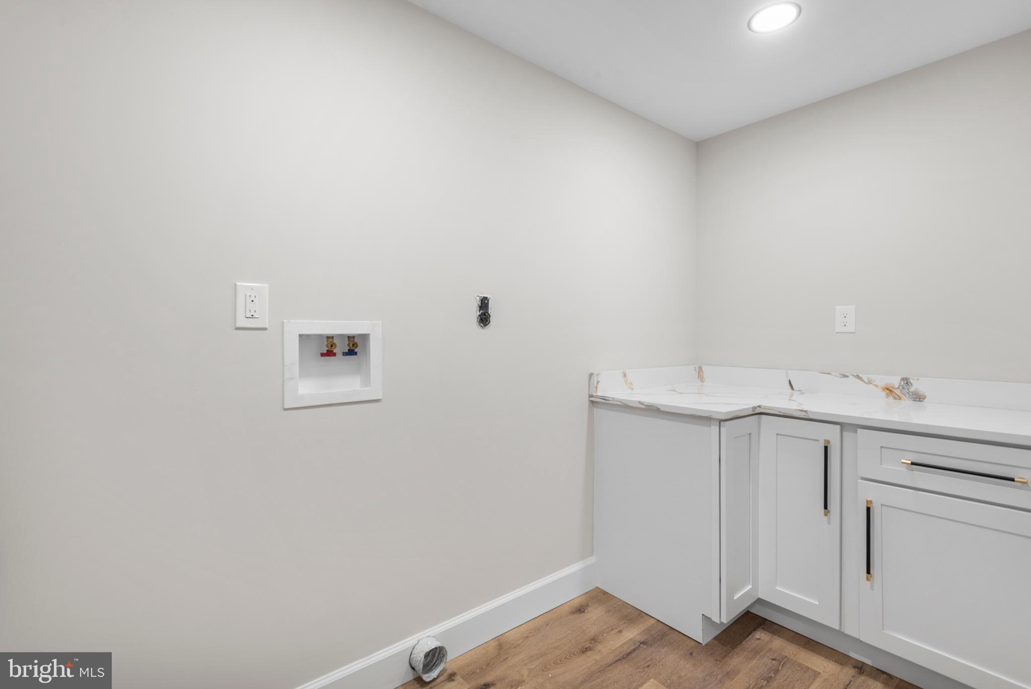 SUNRISE BEACH - Residential