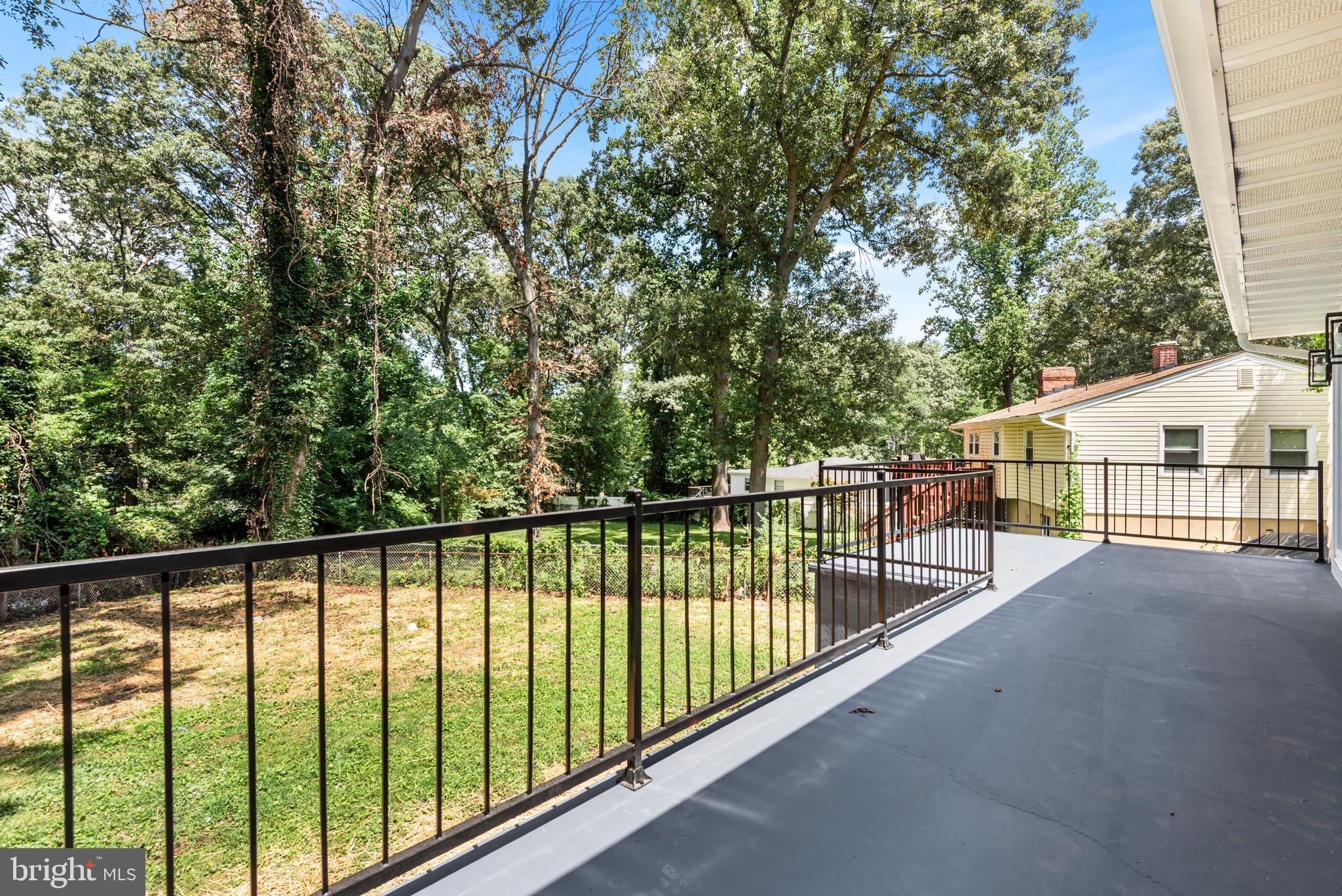 SUNRISE BEACH - Residential