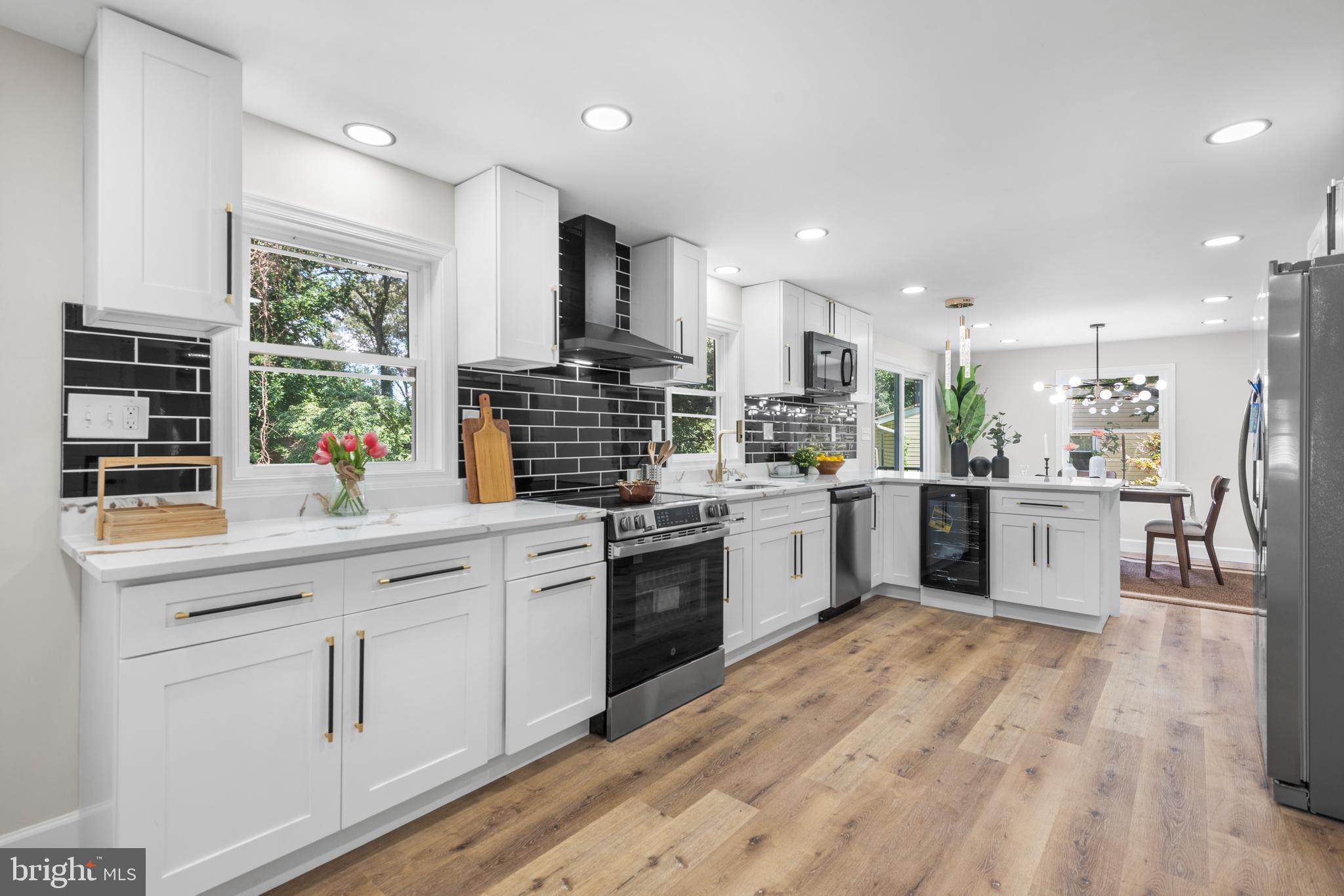 SUNRISE BEACH - Residential