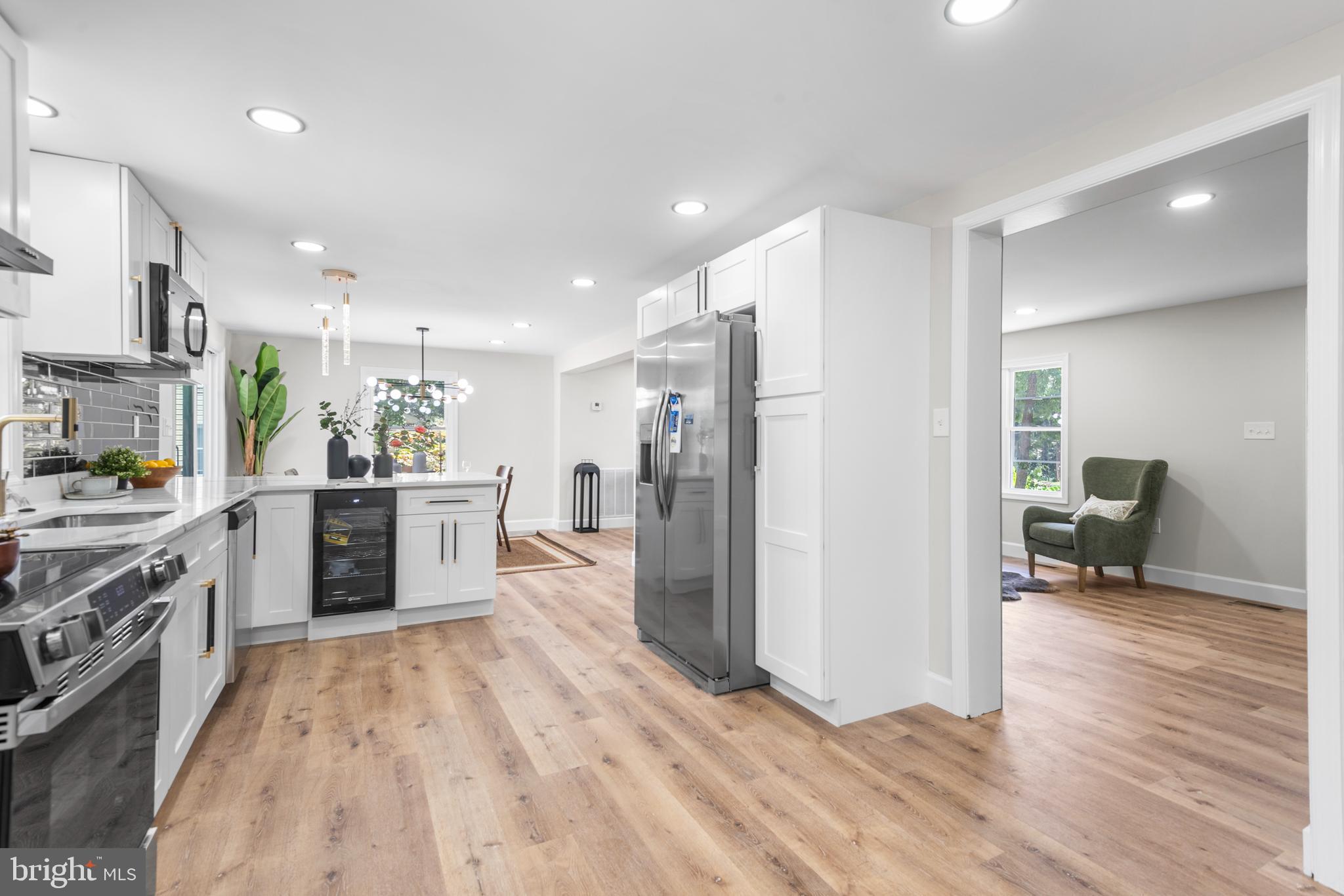 SUNRISE BEACH - Residential