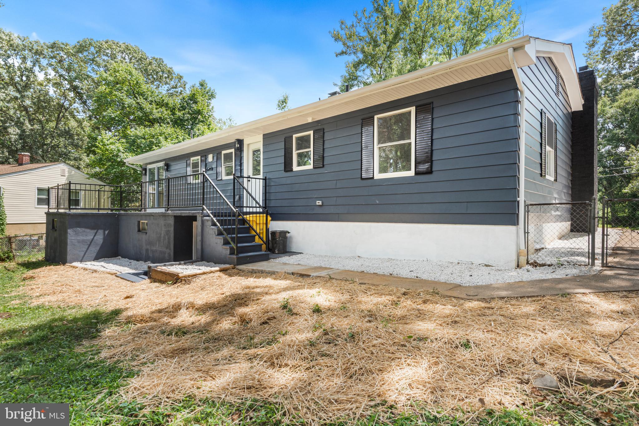 SUNRISE BEACH - Residential