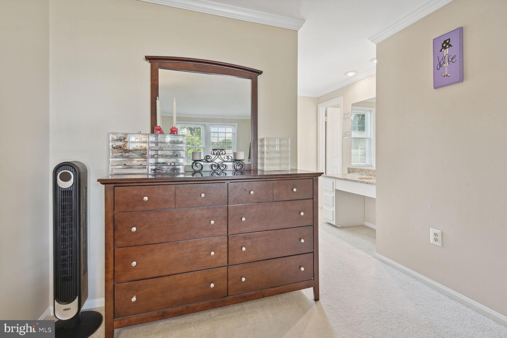 DERWOOD STATION - Residential