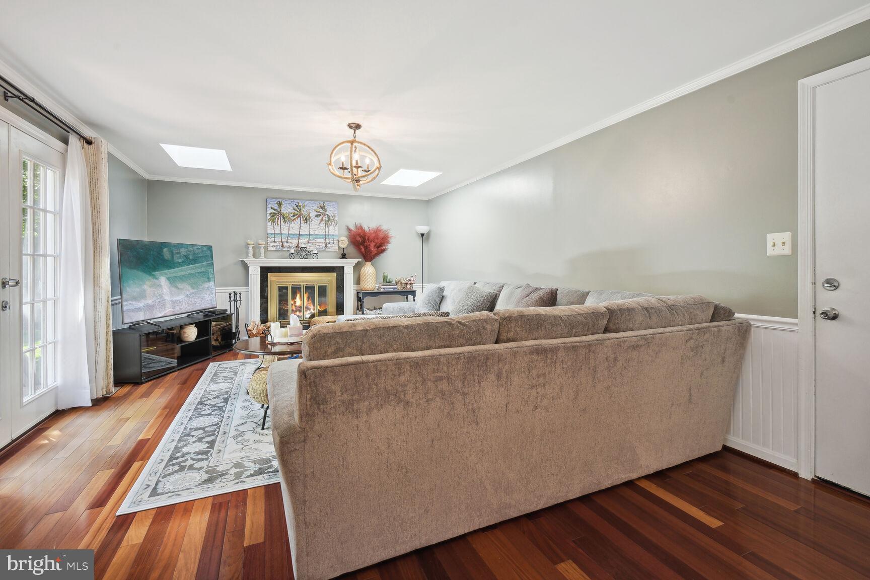 DERWOOD STATION - Residential