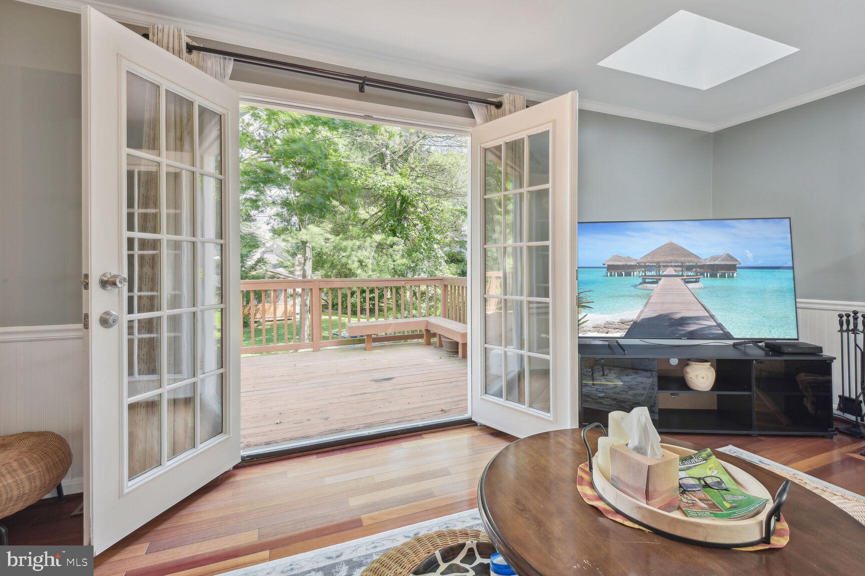 DERWOOD STATION - Residential