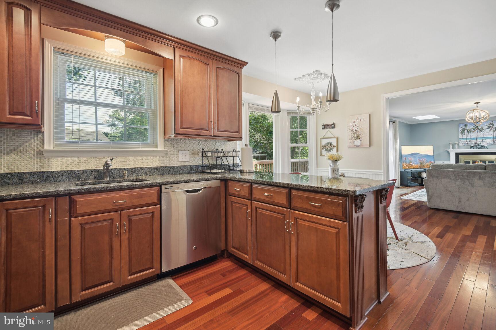 DERWOOD STATION - Residential